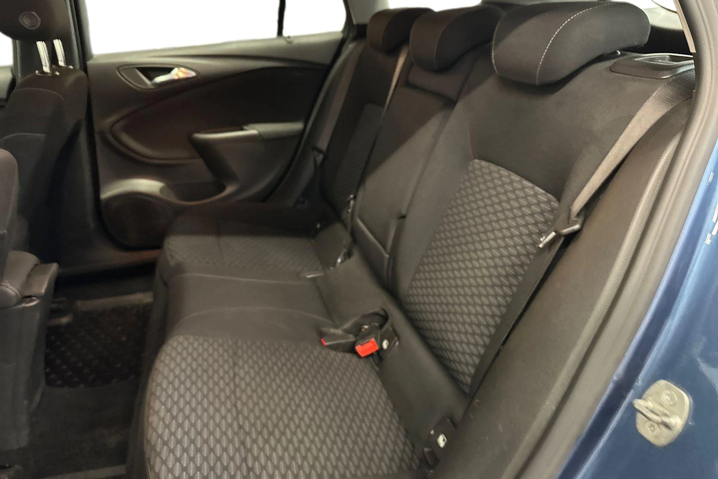 sininen Opel Astra 2016 kuva 8.