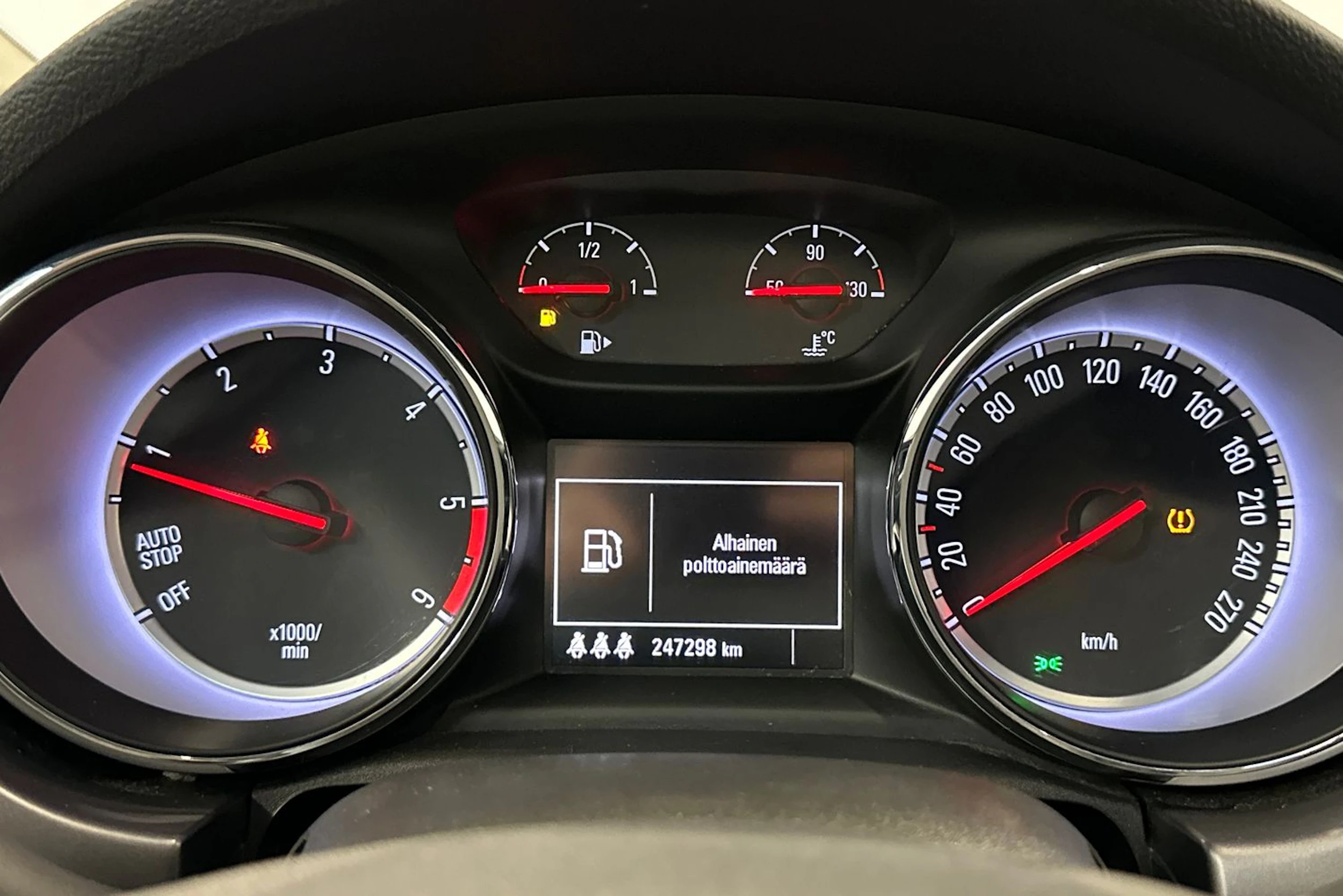 sininen Opel Astra 2016 kuva 12.