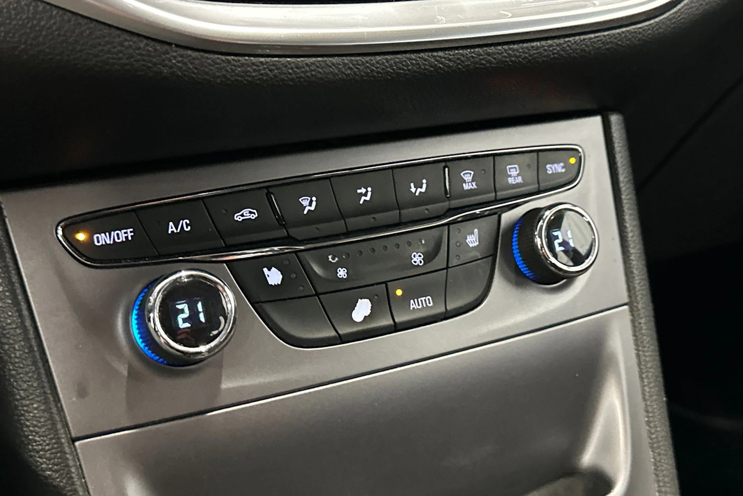 sininen Opel Astra 2016 kuva 16.