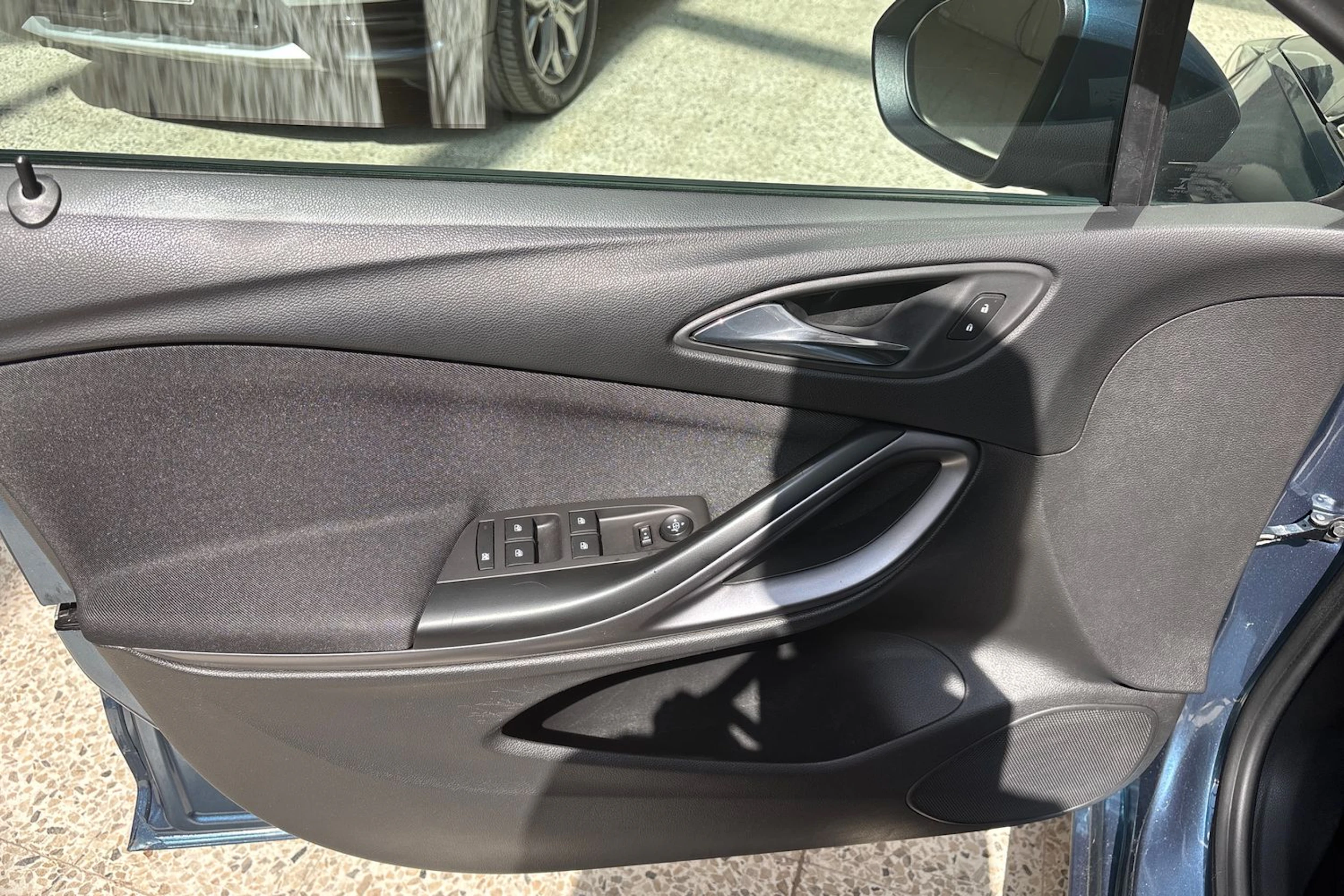 Sininen Opel ASTRA 2016 kuva 14.