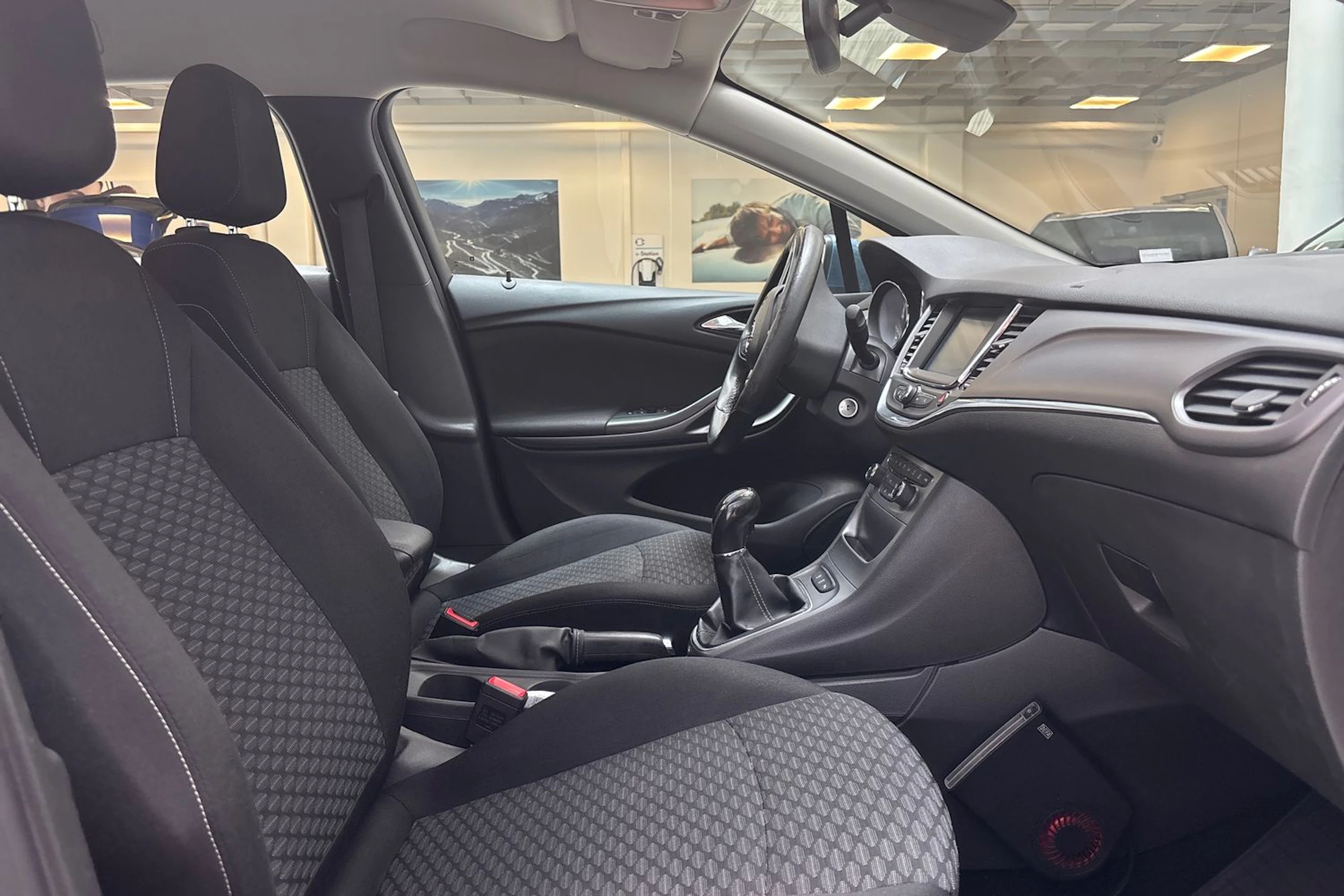 Sininen Opel ASTRA 2016 kuva 21.