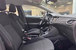 Sininen Opel ASTRA 2016 kuva 21.