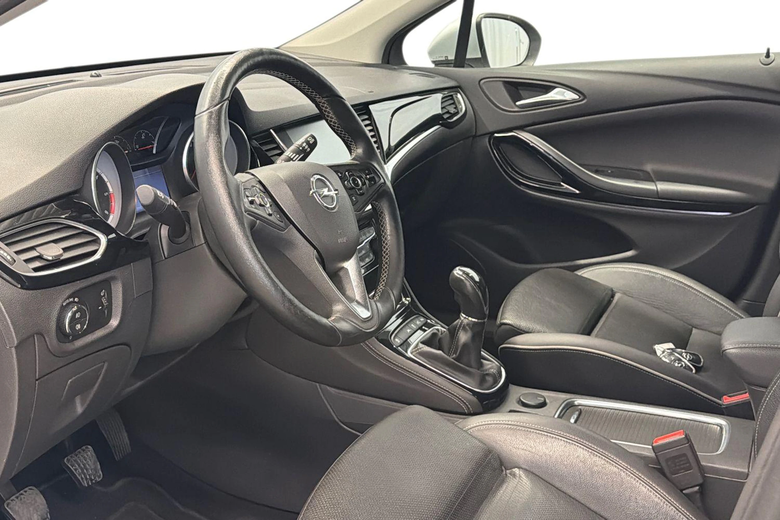 hopea Opel Astra 2016 kuva 6.