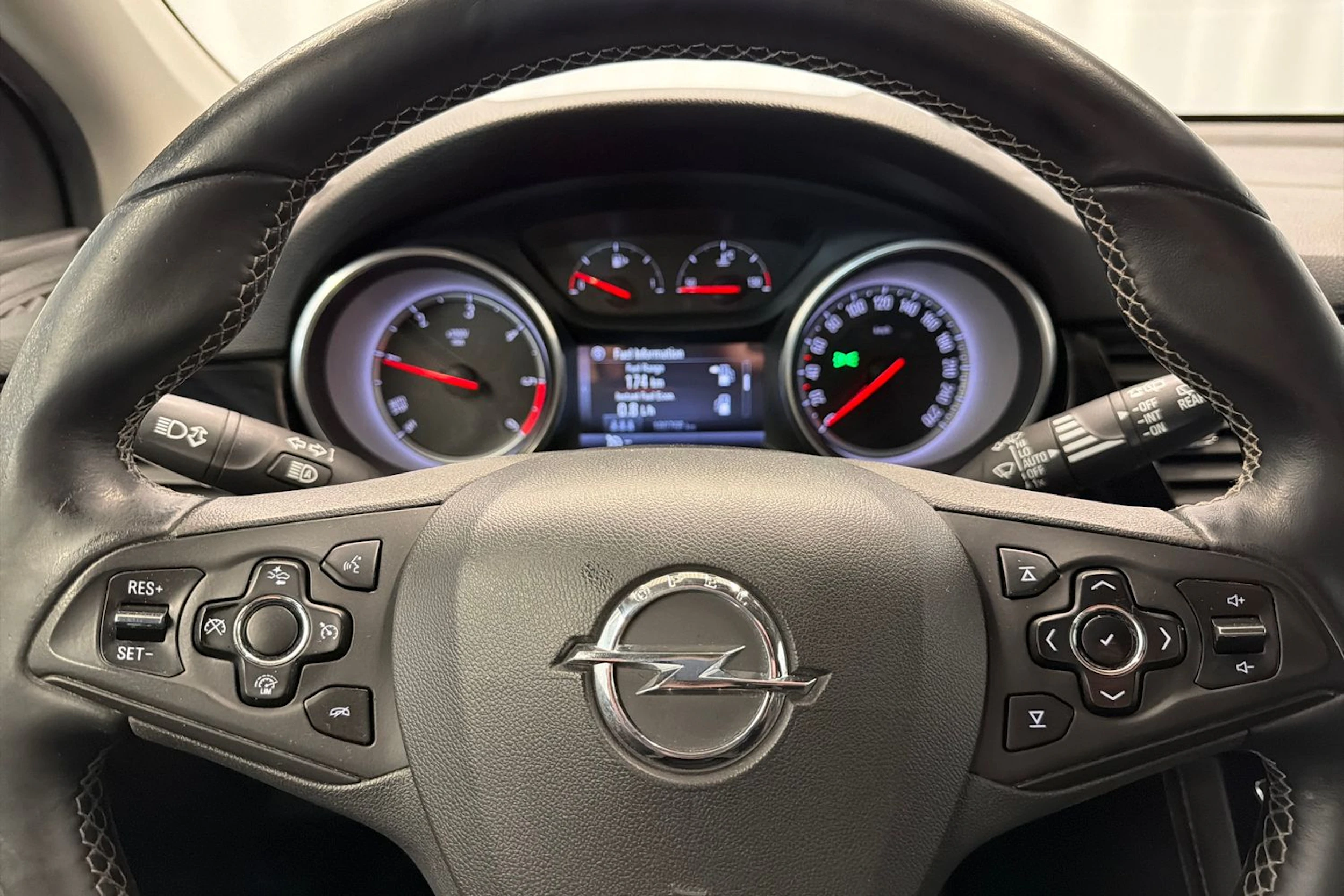 hopea Opel Astra 2016 kuva 11.