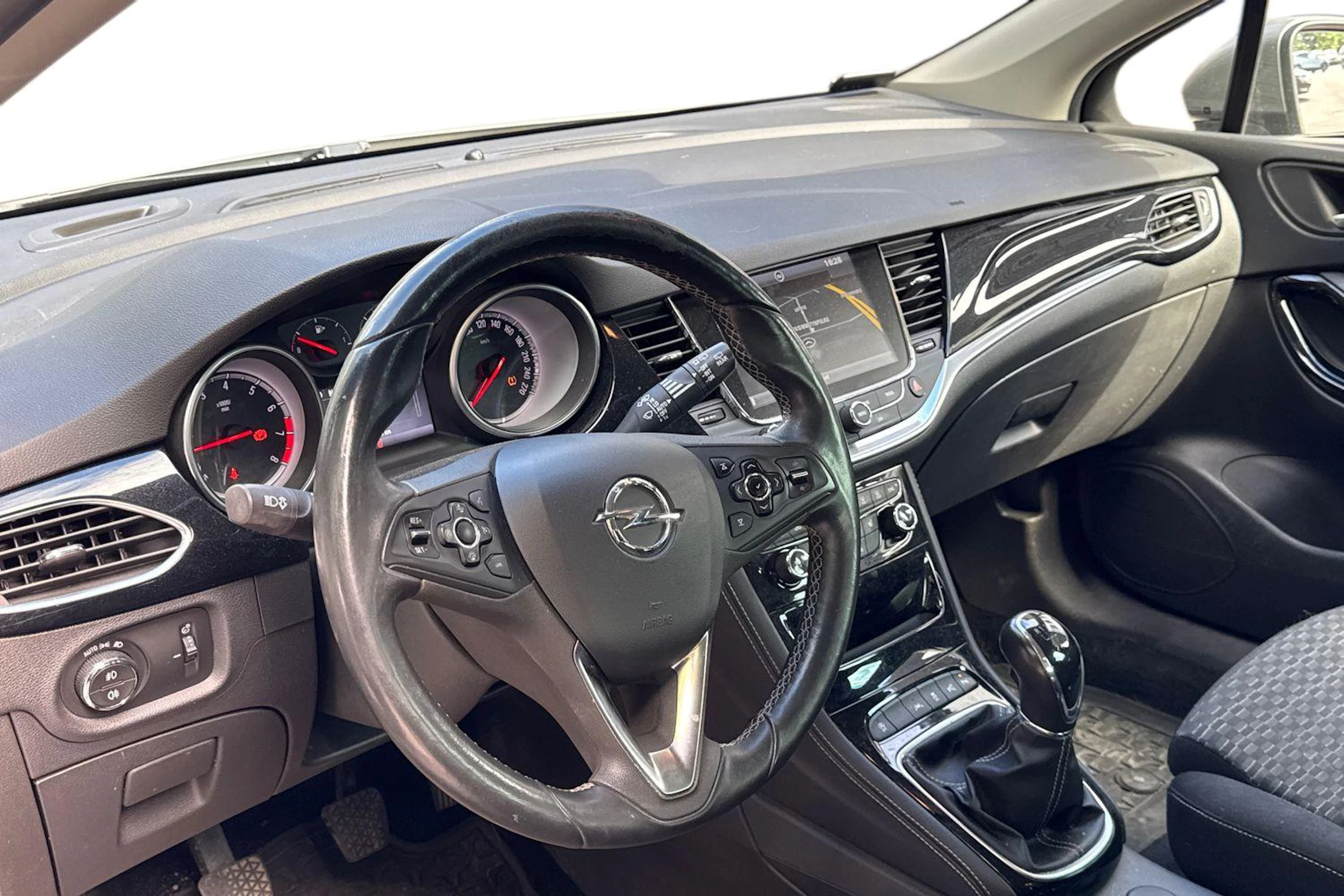 ruskea (beige) Opel Astra 2016 kuva 3.