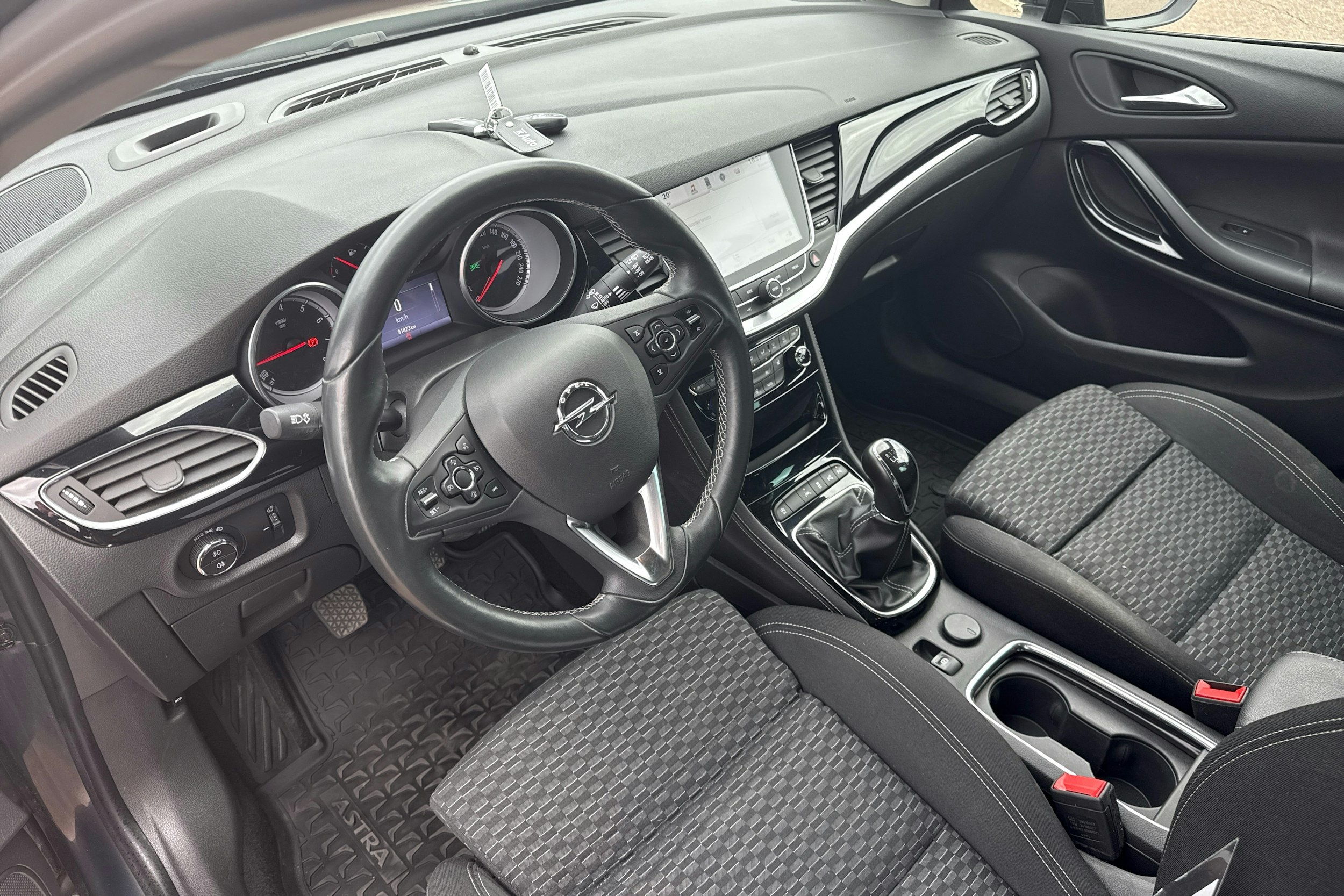 harmaa Opel Astra 2016 kuva 6.