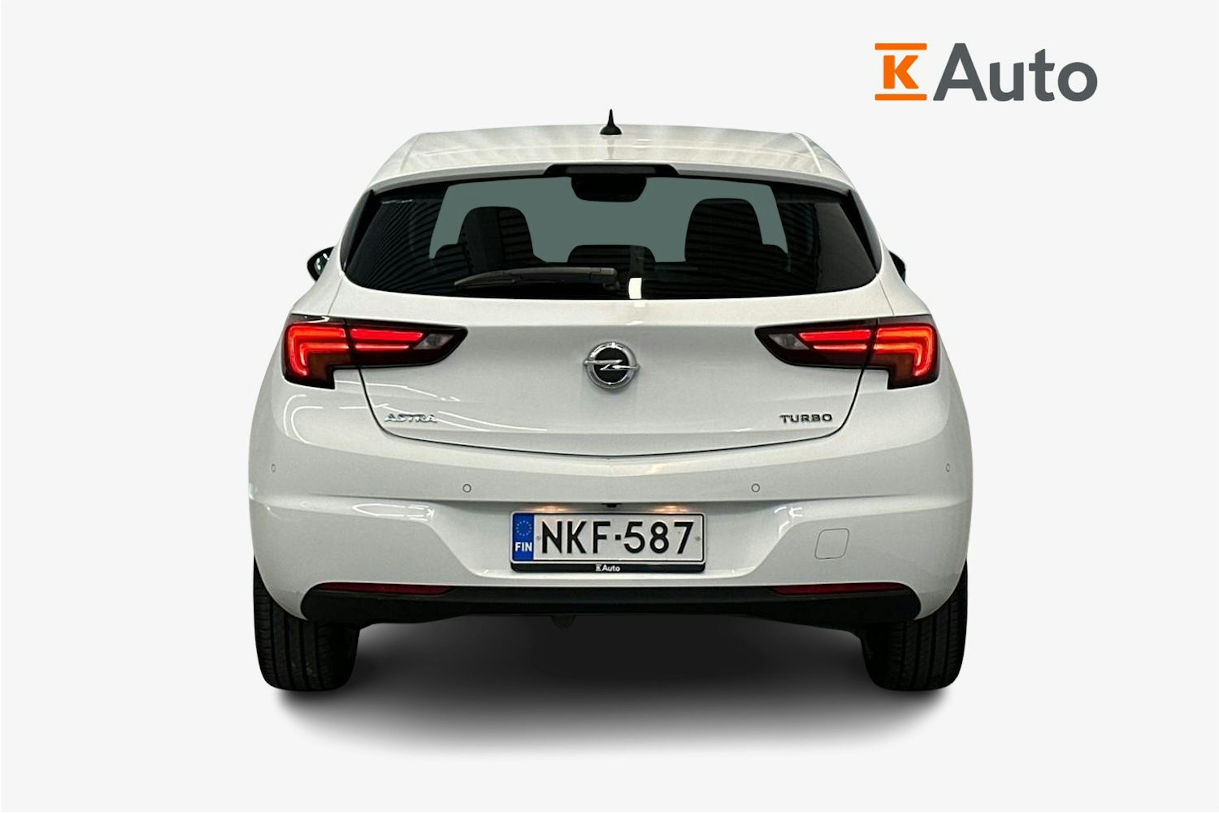 valkoinen Opel Astra 2016 kuva 3.
