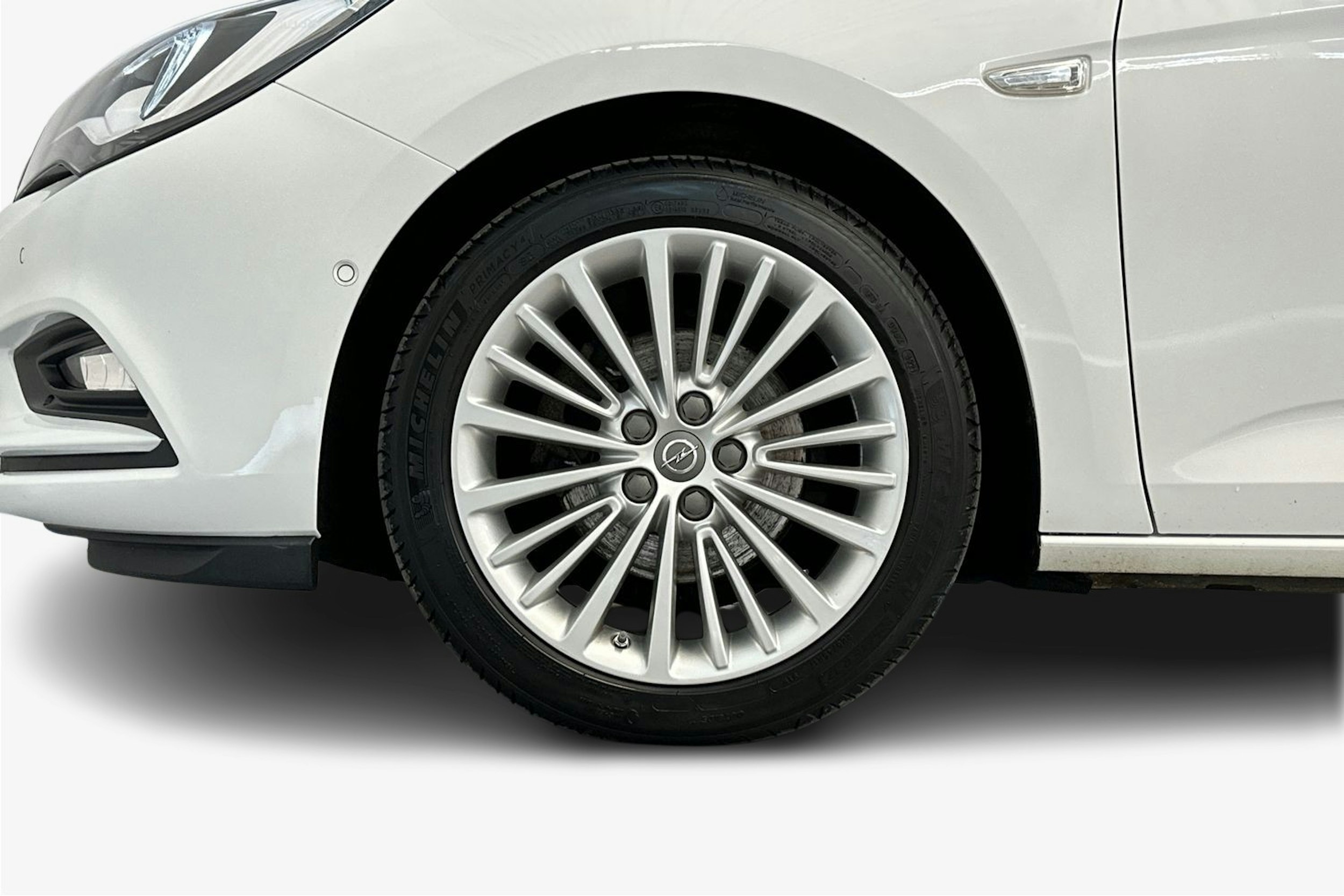 valkoinen Opel Astra 2016 kuva 11.