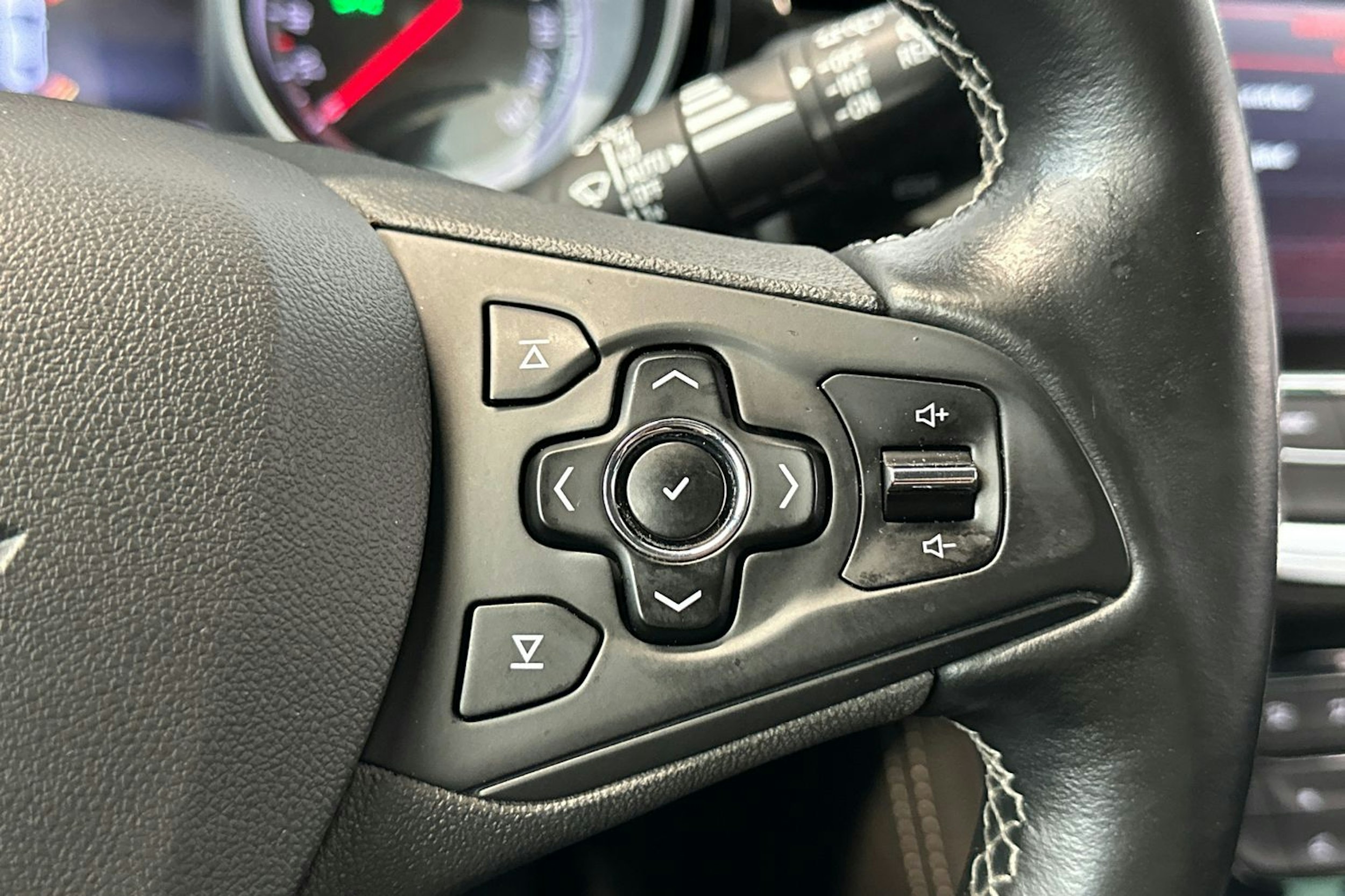 valkoinen Opel Astra 2016 kuva 19.