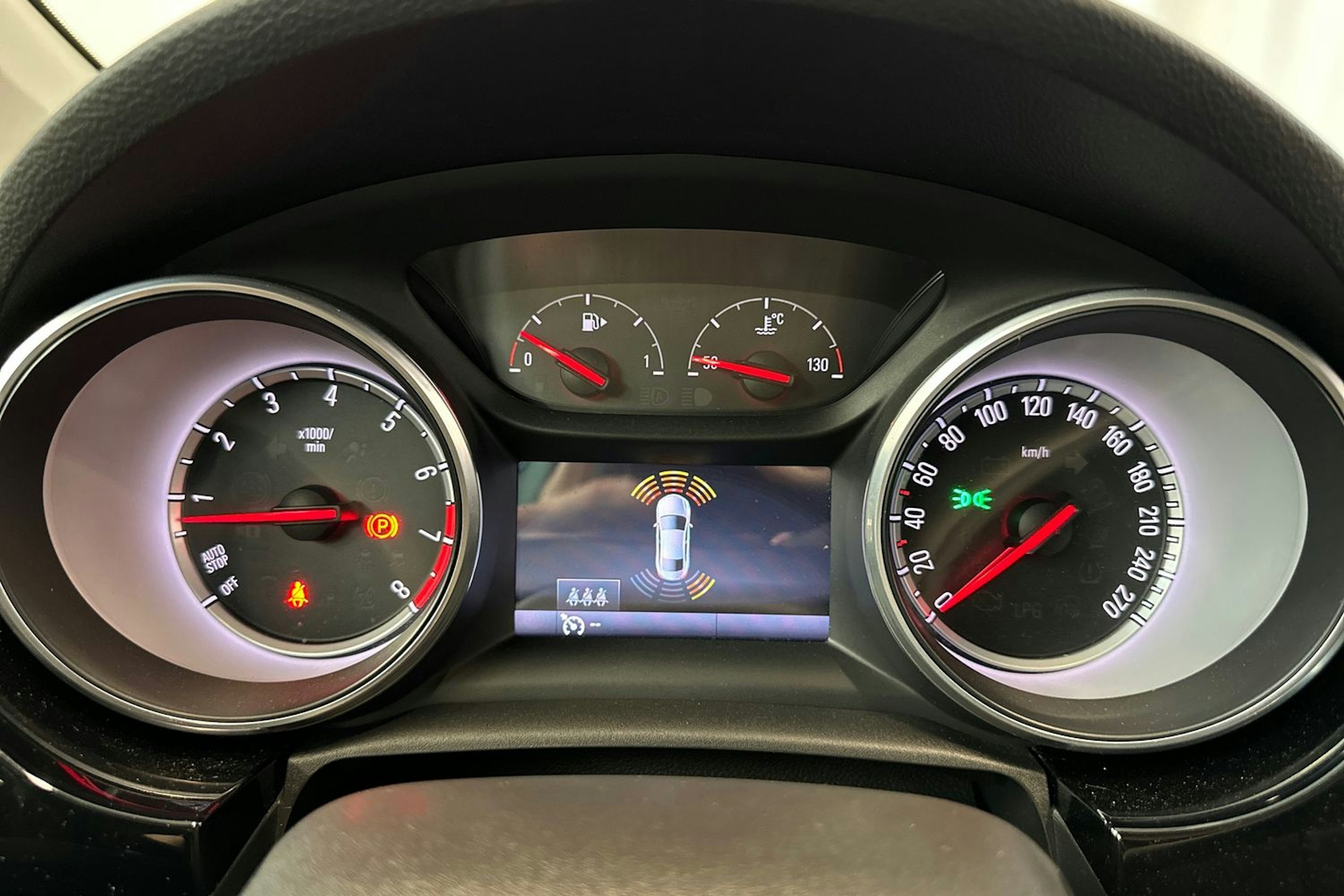 valkoinen Opel Astra 2016 kuva 20.