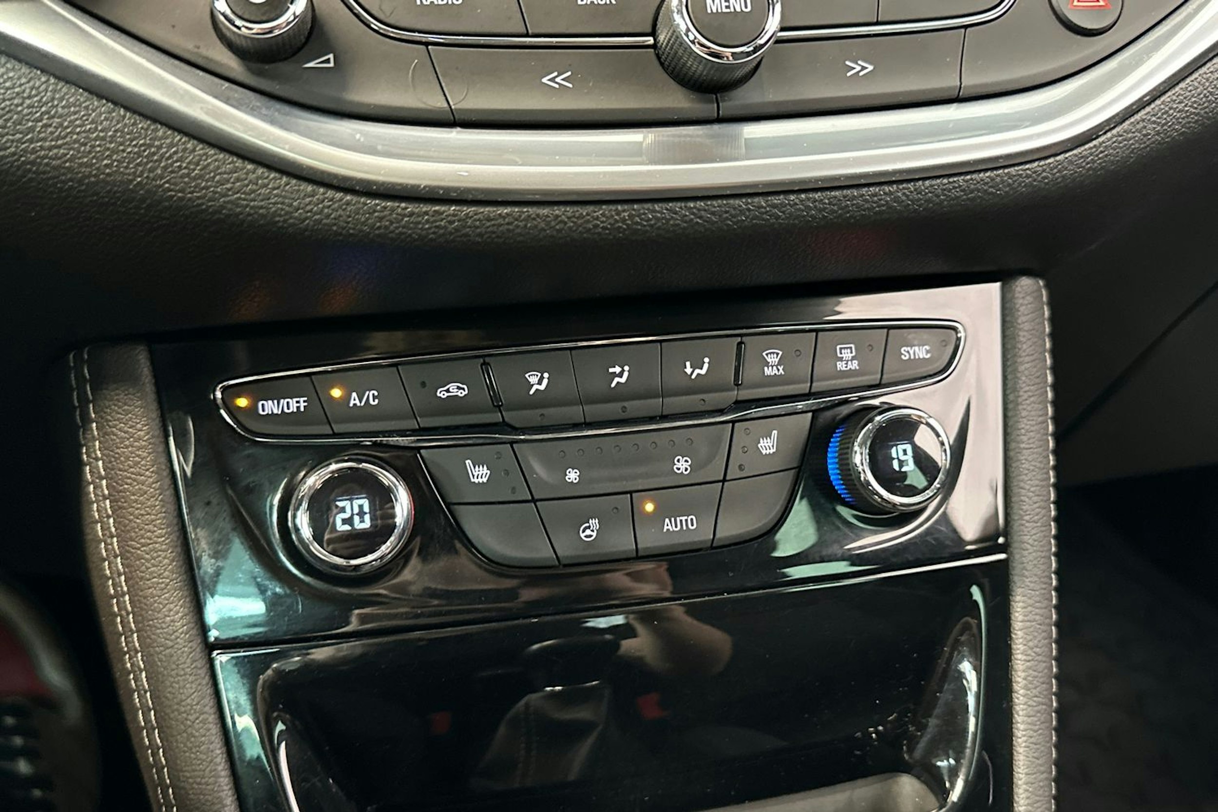 valkoinen Opel Astra 2016 kuva 25.