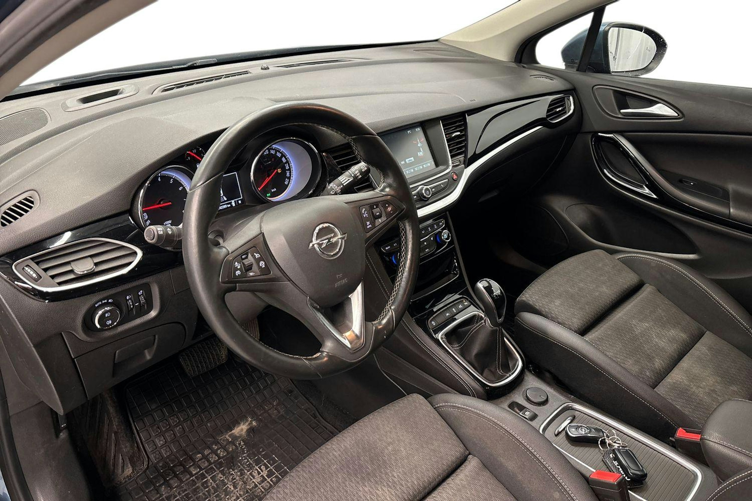 sininen Opel Astra 2016 kuva 6.