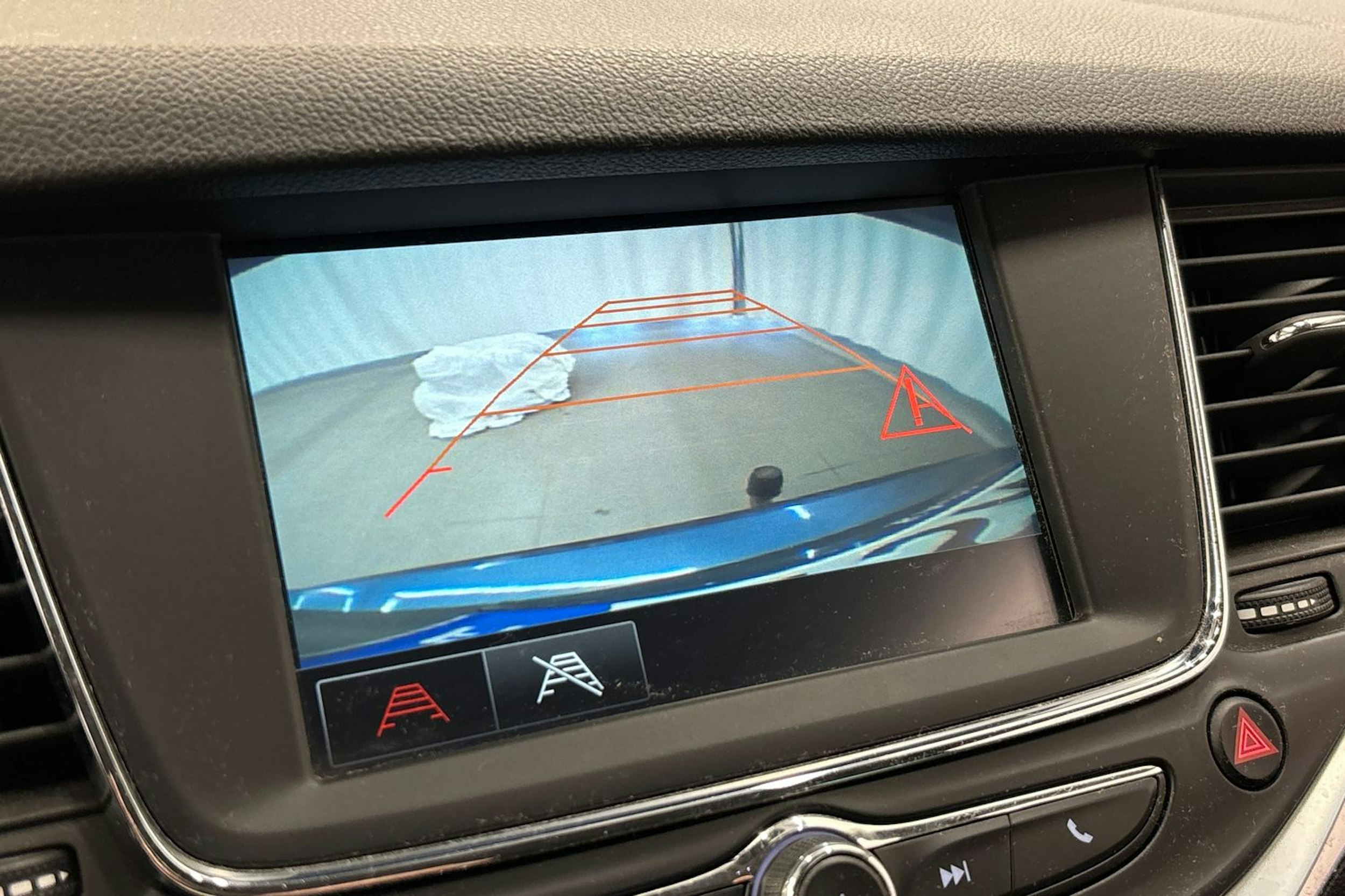 sininen Opel Astra 2016 kuva 23.