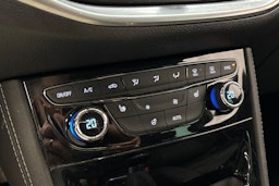 sininen Opel Astra 2016 kuva 24.