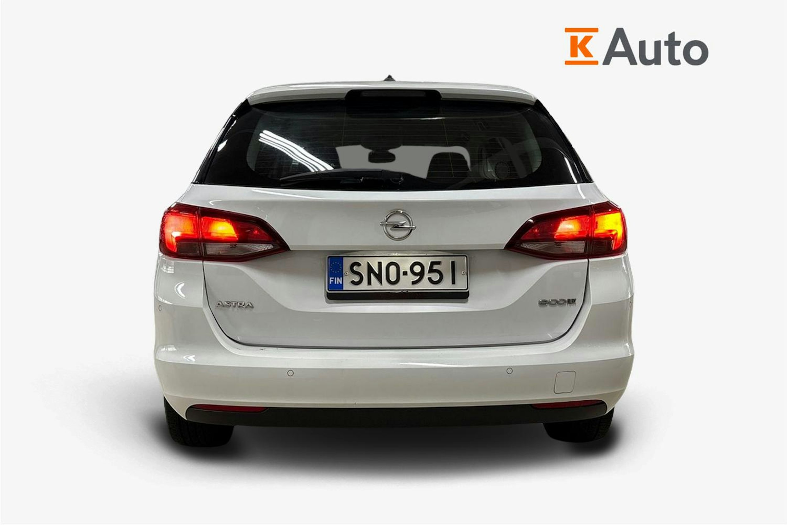 Valkoinen Opel ASTRA 2016 kuva 3.