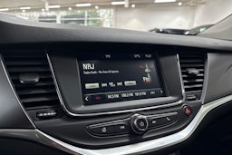 Valkoinen Opel ASTRA 2016 kuva 18.