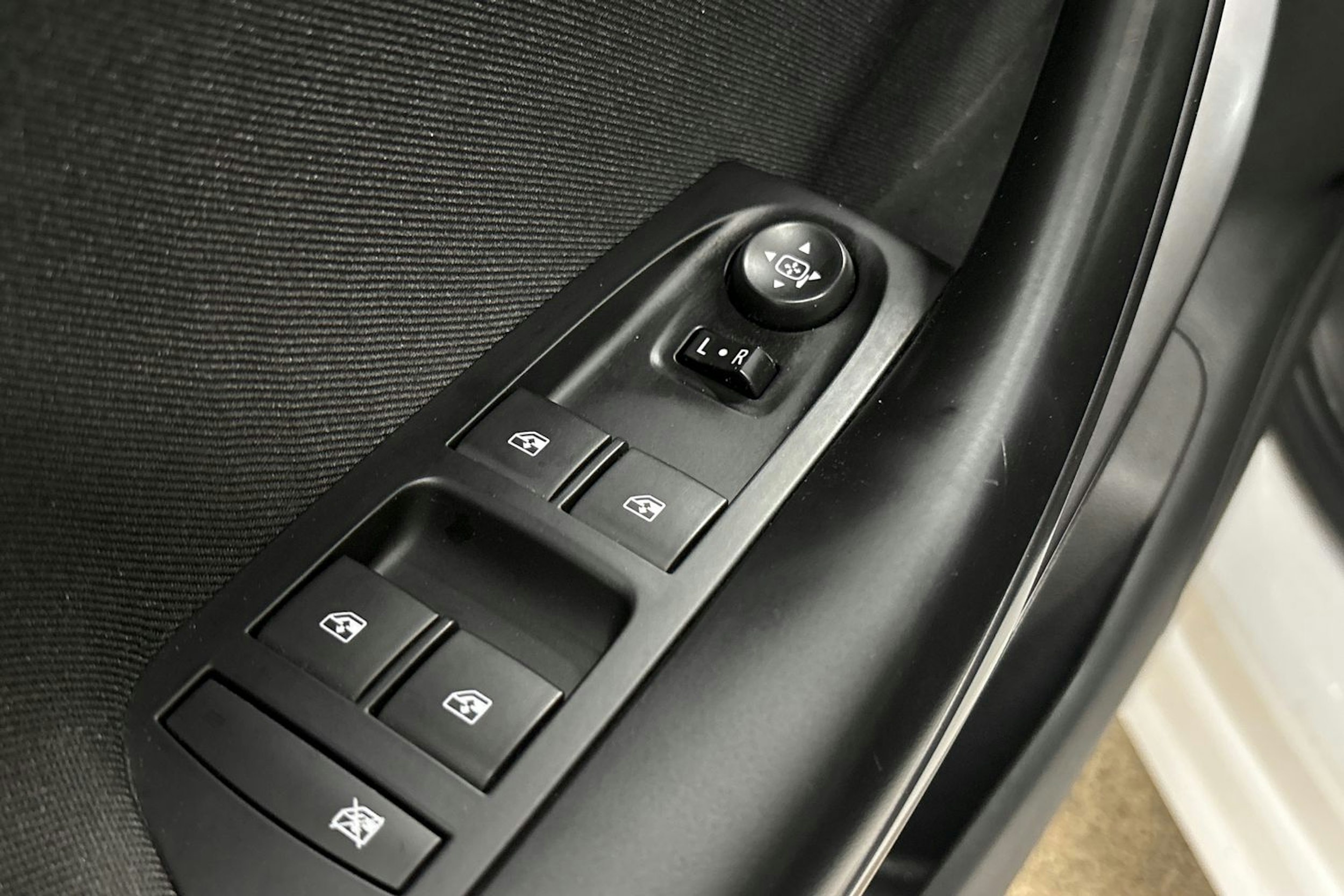 Valkoinen Opel ASTRA 2016 kuva 25.