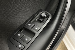 Valkoinen Opel ASTRA 2016 kuva 25.