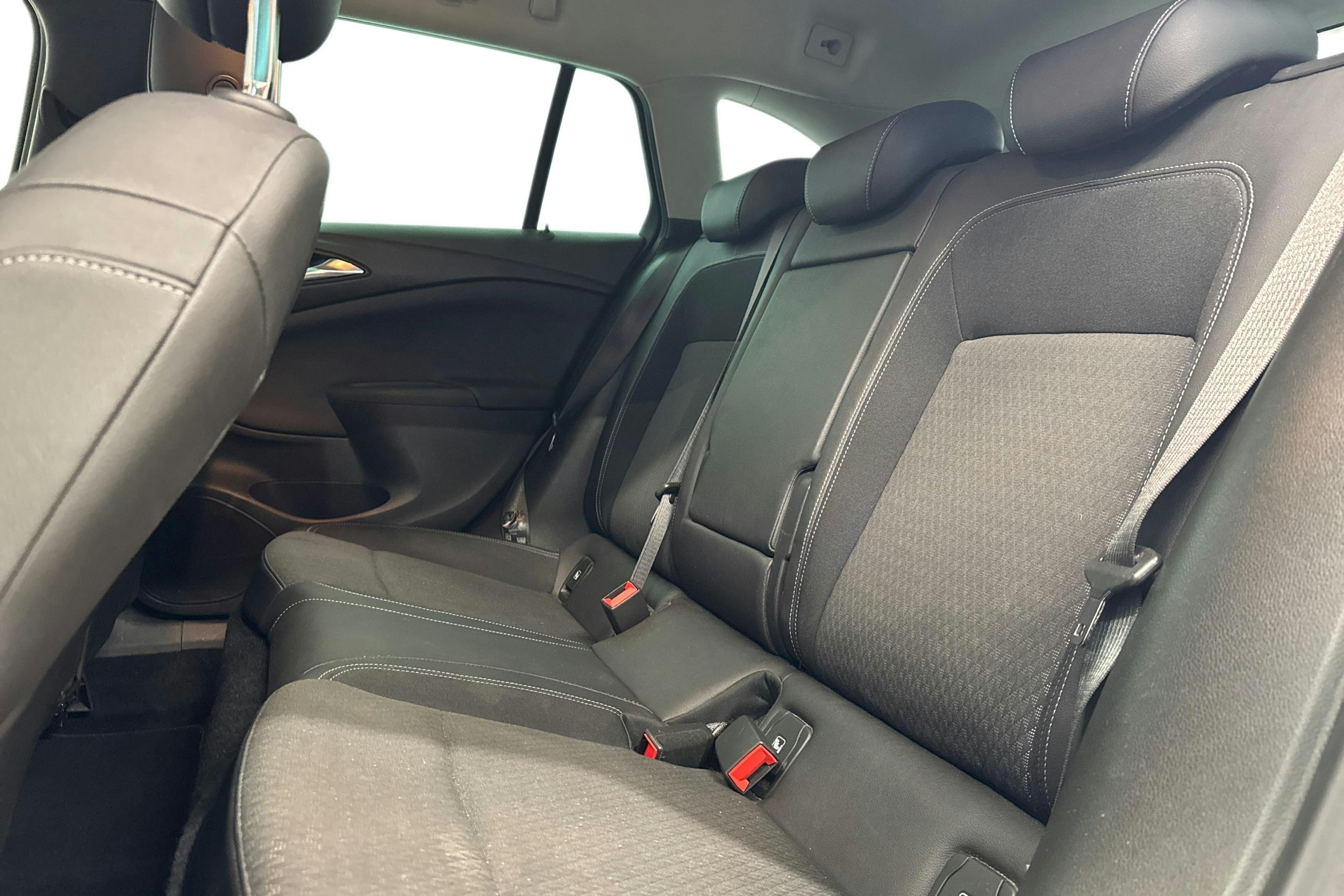 sininen Opel Astra 2016 kuva 8.