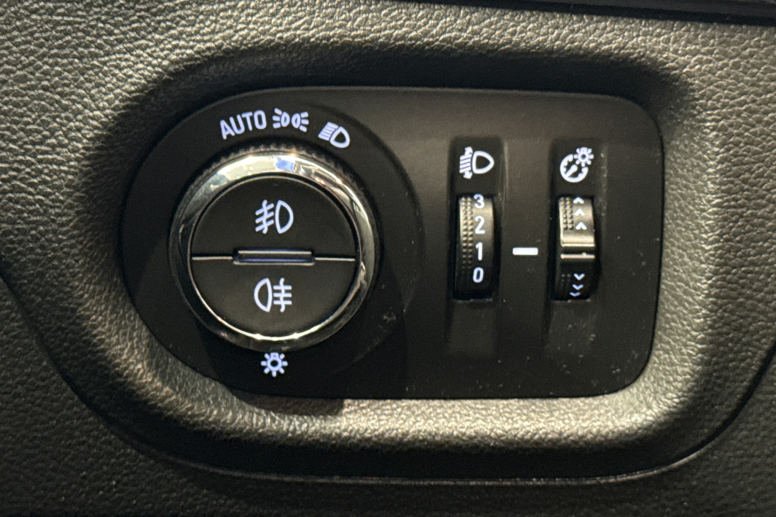 sininen Opel Astra 2016 kuva 11.