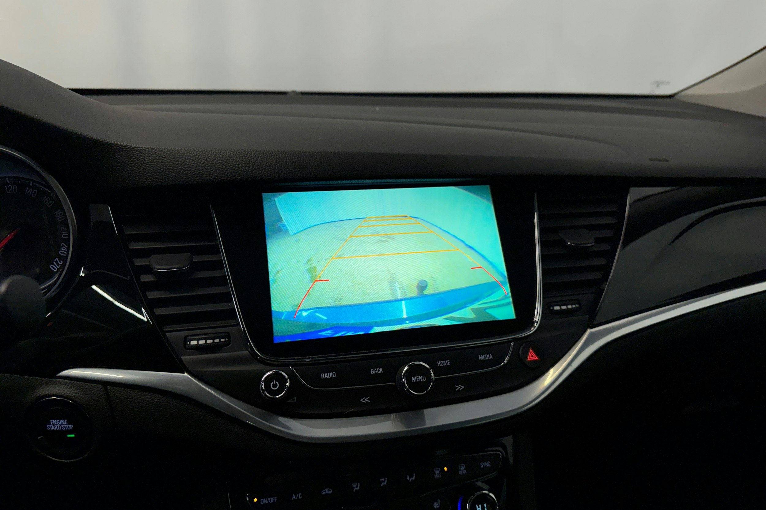 sininen Opel Astra 2016 kuva 21.