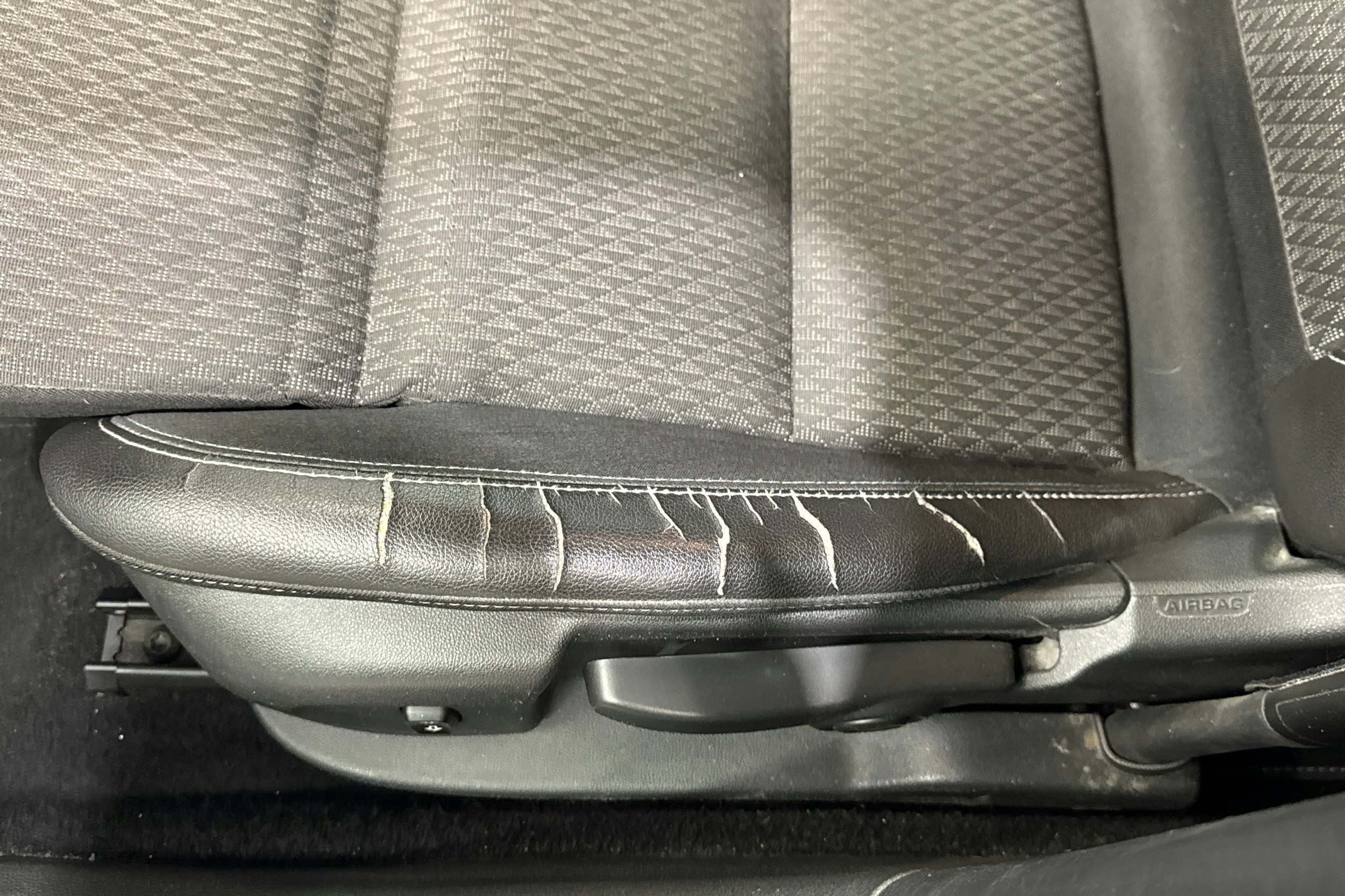 sininen Opel Astra 2016 kuva 22.