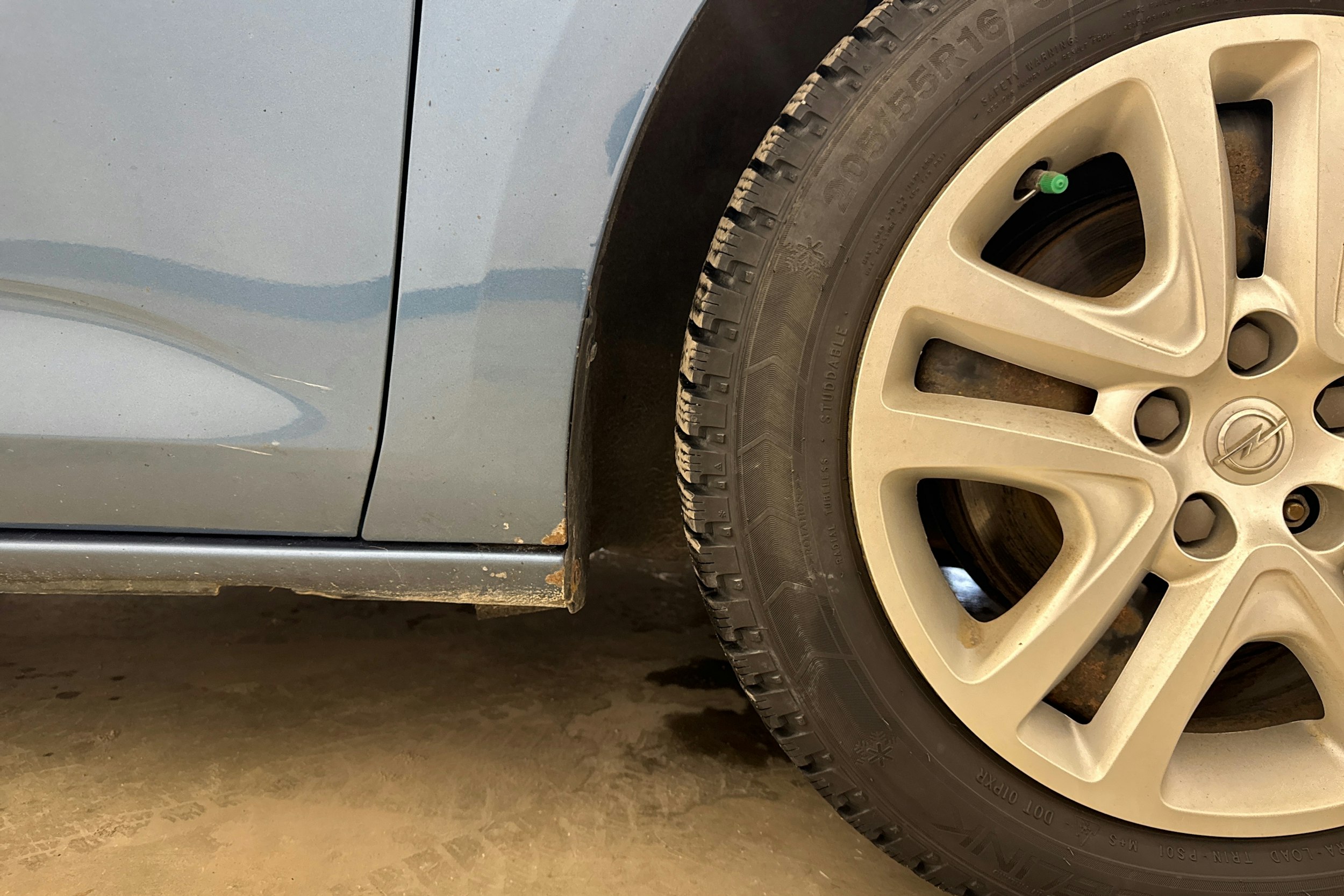 sininen Opel Astra 2016 kuva 26.