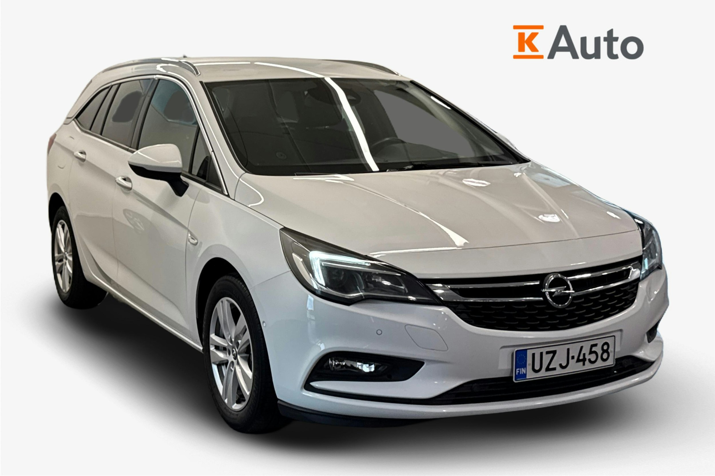 valkoinen Opel Astra 2016 kuva 1.