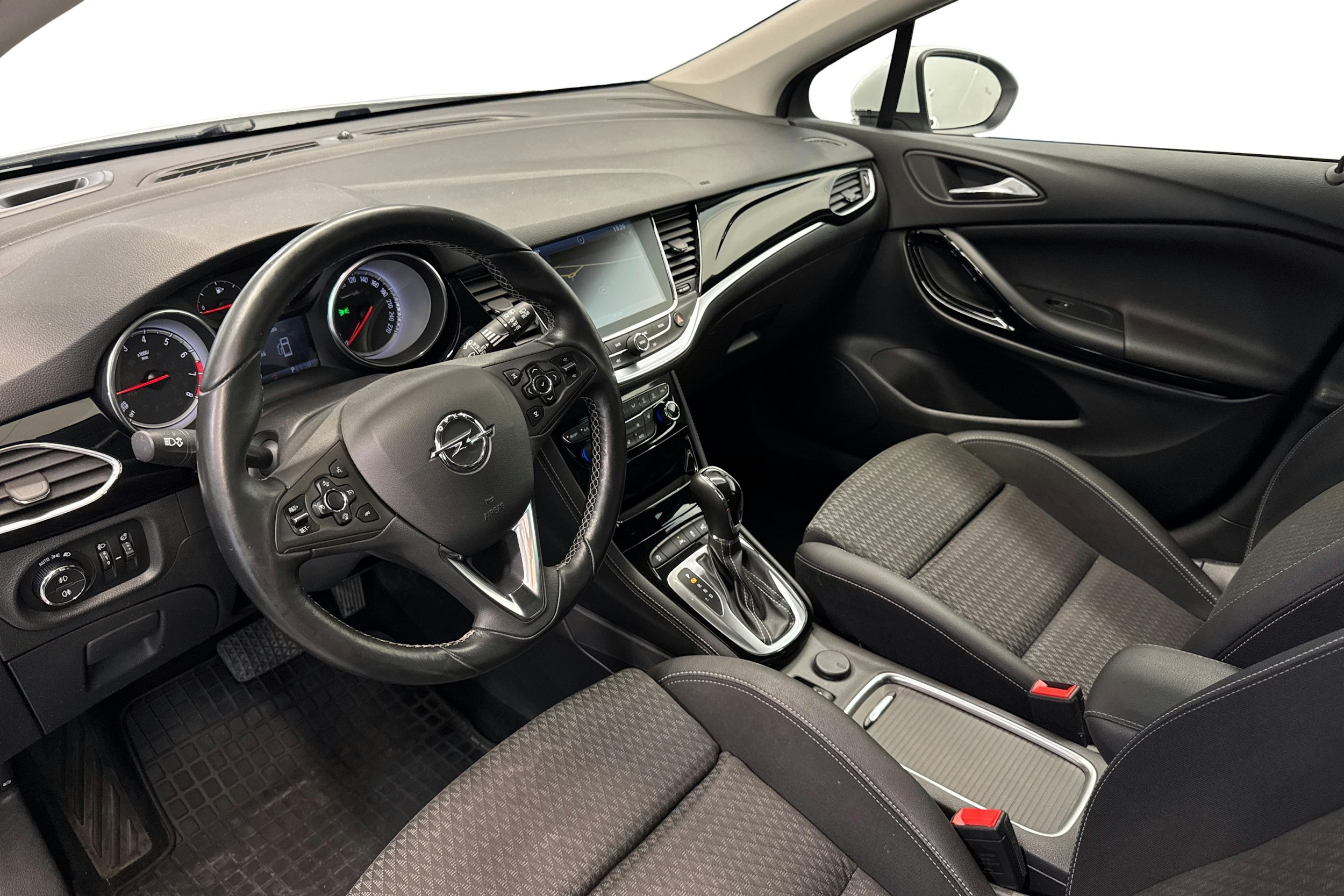 valkoinen Opel Astra 2016 kuva 7.