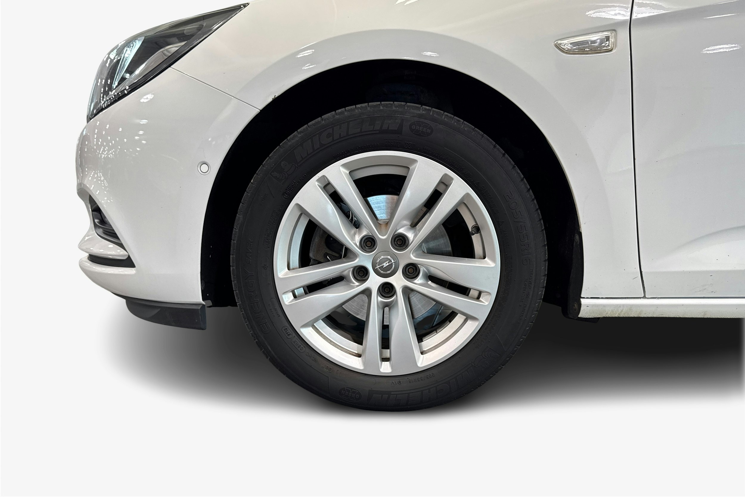 valkoinen Opel Astra 2016 kuva 11.