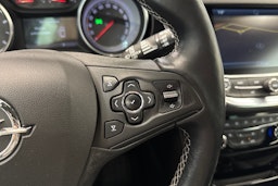 valkoinen Opel Astra 2016 kuva 19.