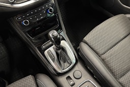 valkoinen Opel Astra 2016 kuva 22.