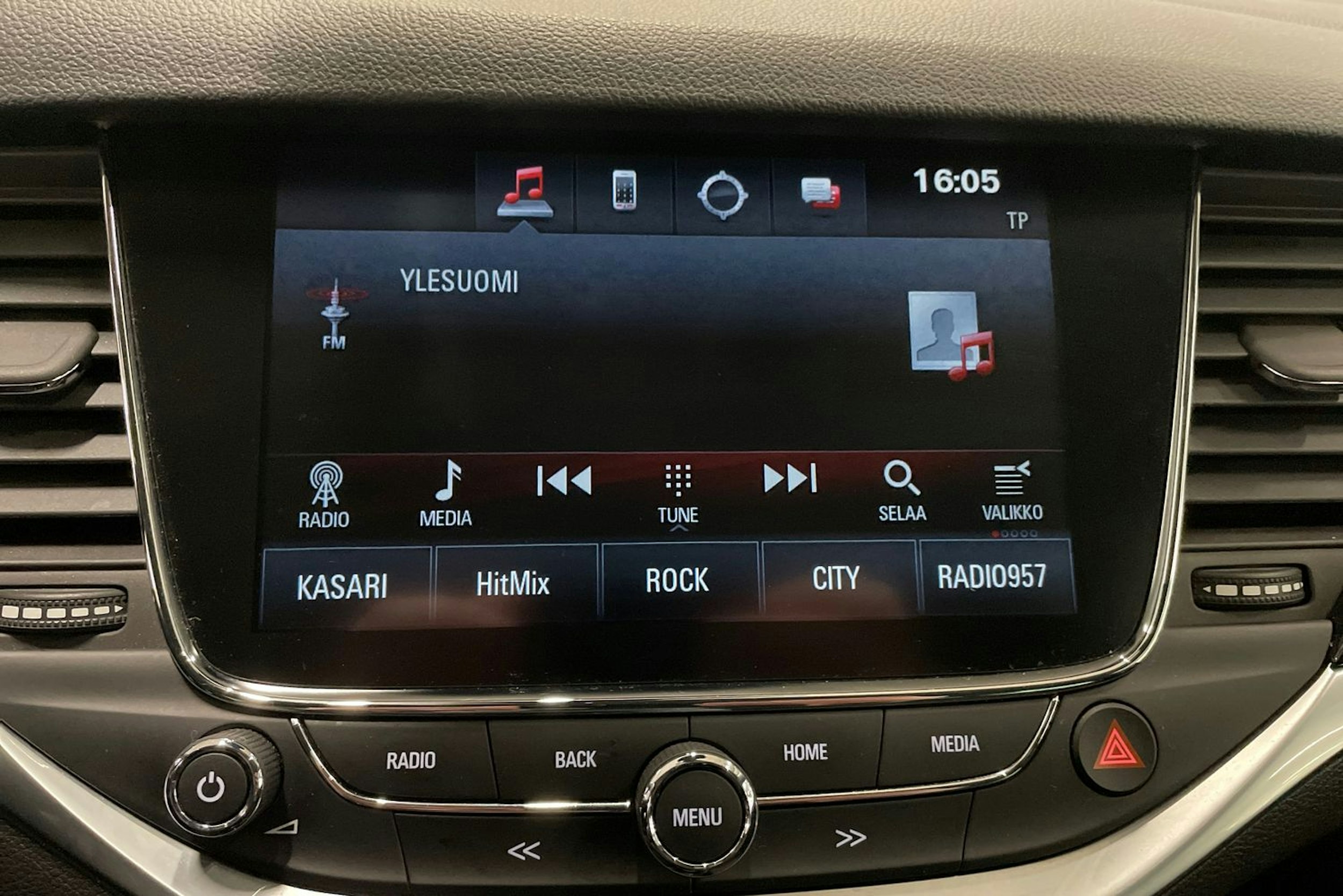 valkoinen Opel Astra 2016 kuva 23.