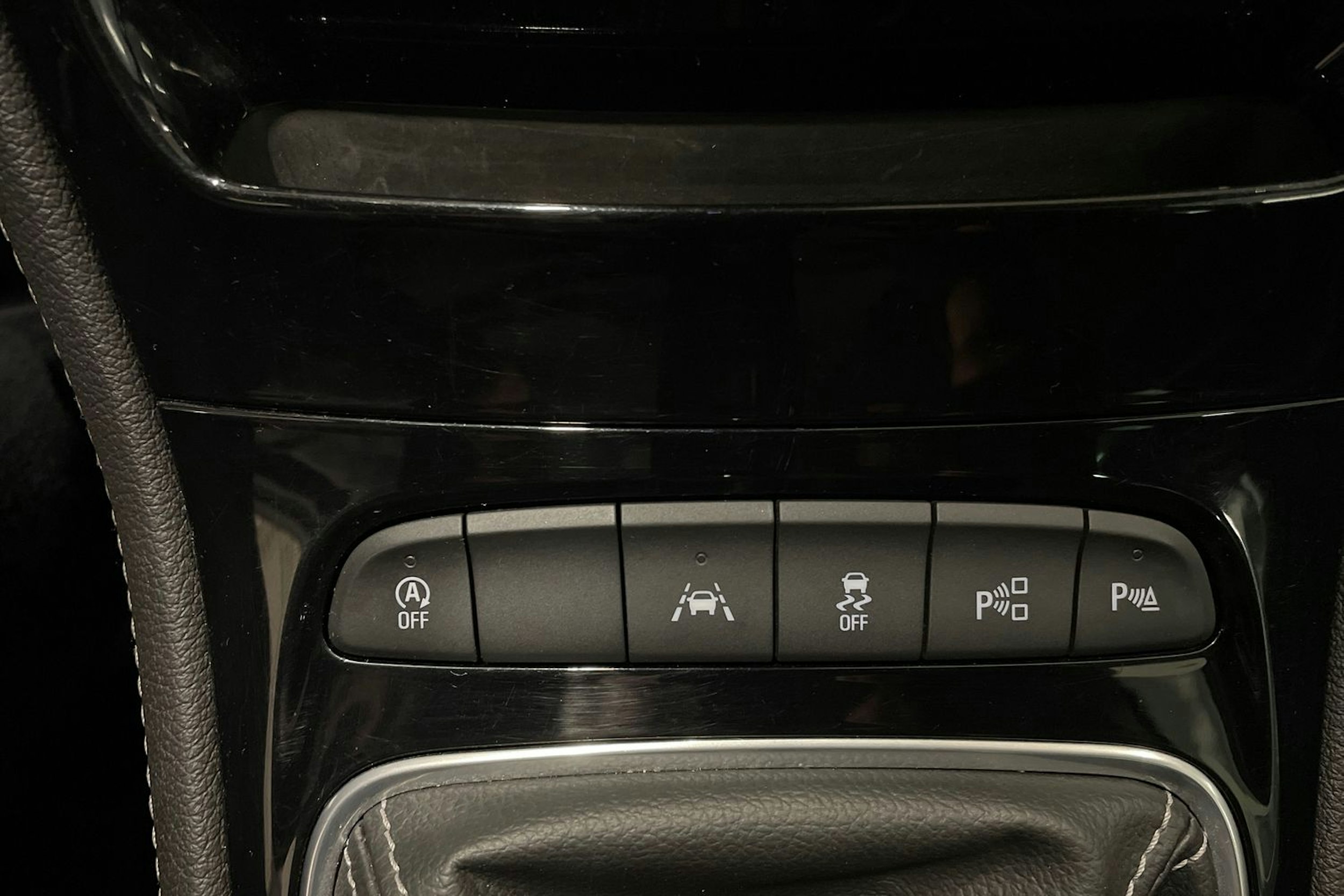 valkoinen Opel Astra 2016 kuva 25.