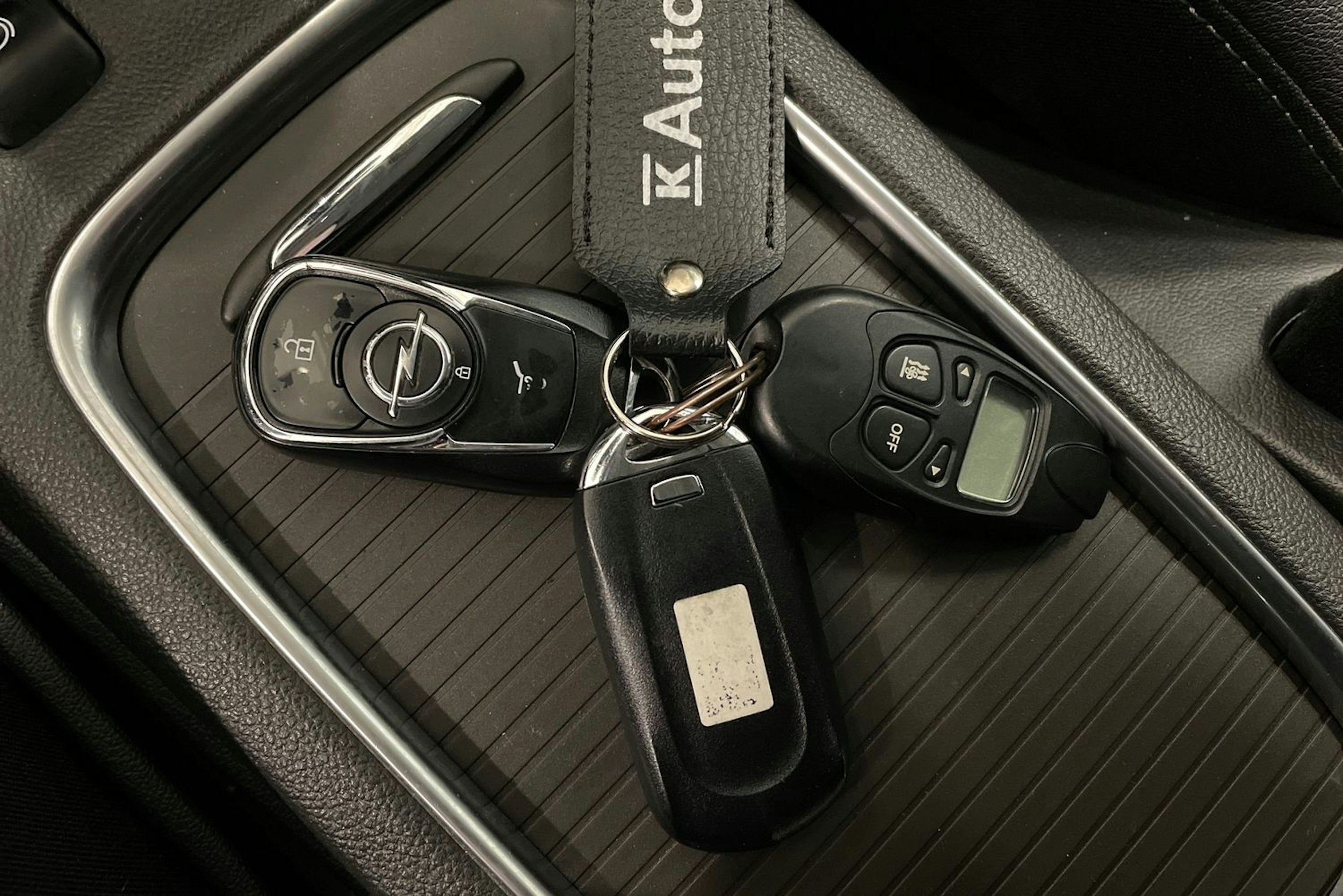 valkoinen Opel Astra 2016 kuva 28.