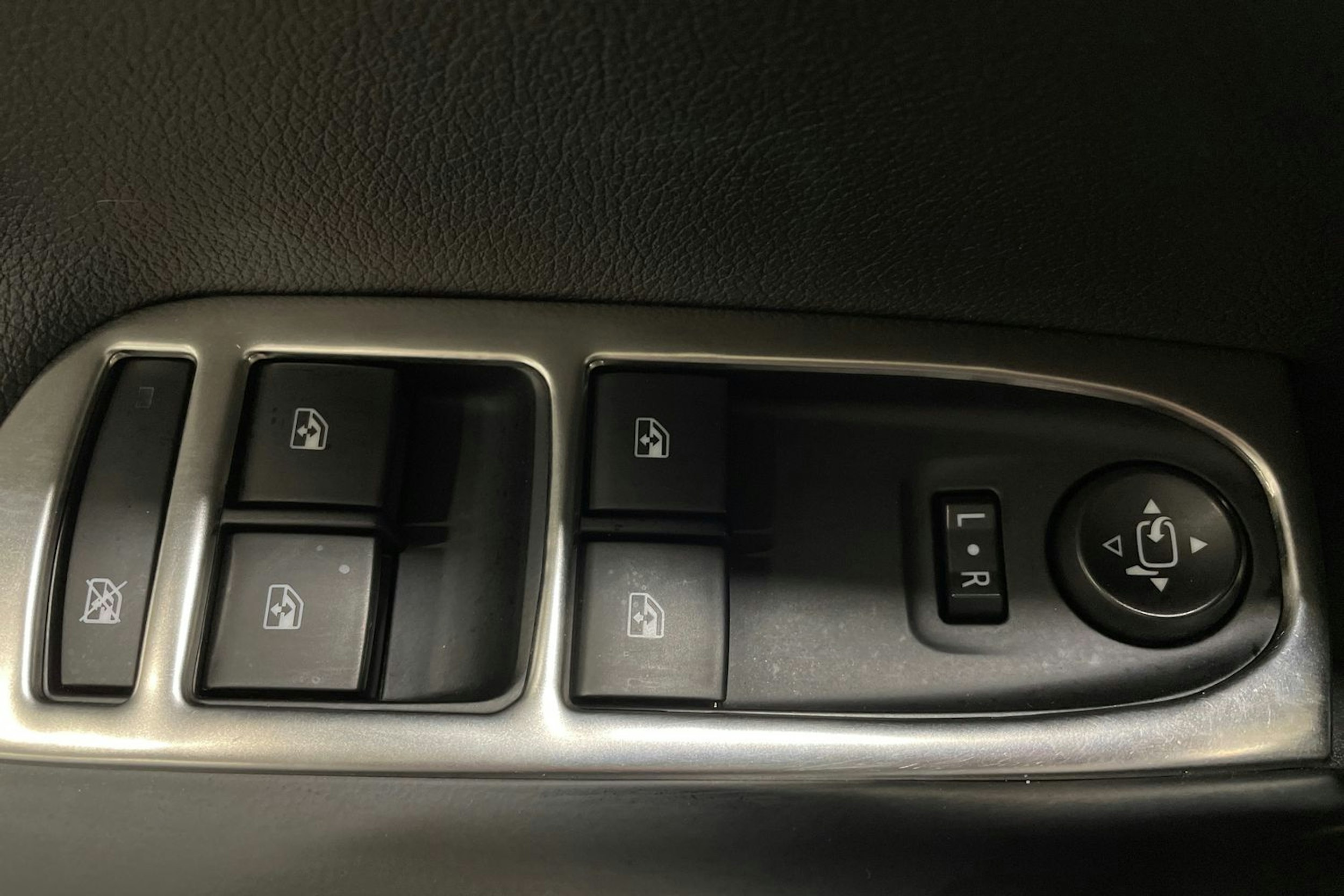 valkoinen Opel Astra 2016 kuva 29.