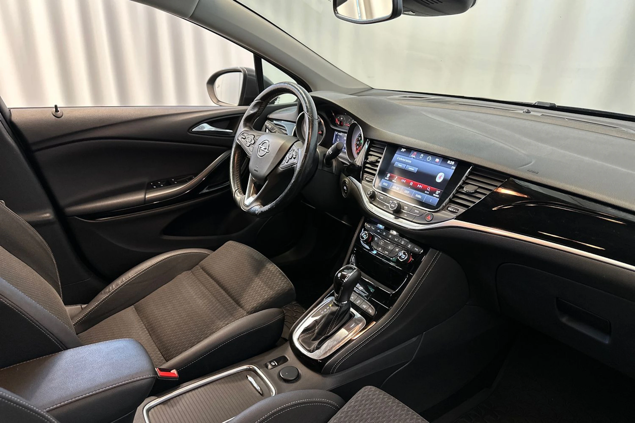 harmaa Opel Astra 2016 kuva 11.