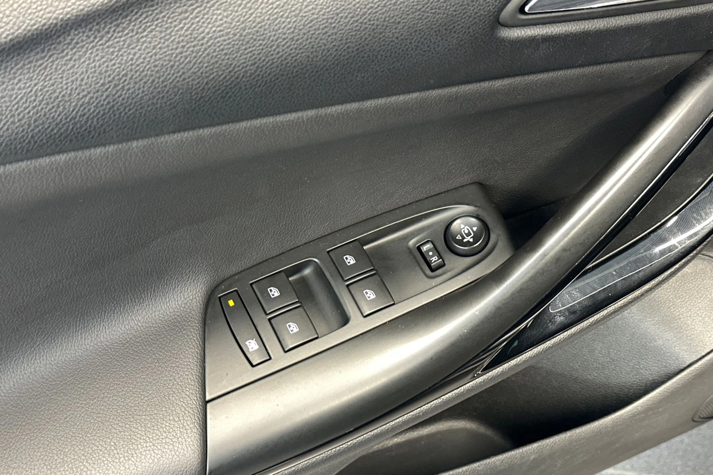 harmaa Opel Astra 2016 kuva 13.