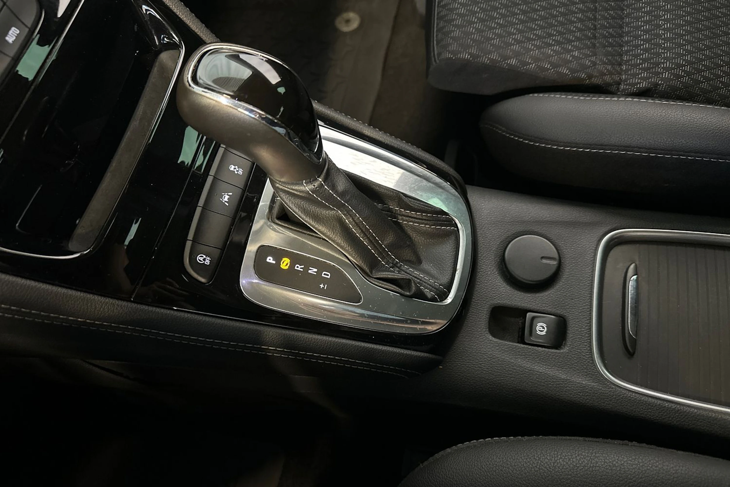 harmaa Opel Astra 2016 kuva 17.
