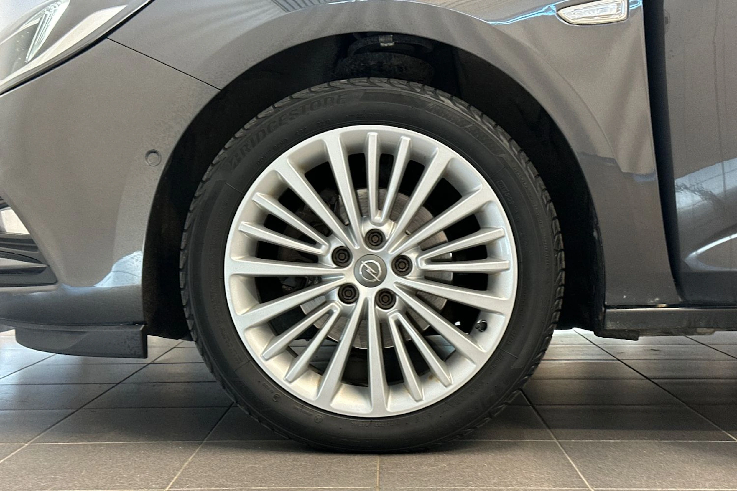 harmaa Opel Astra 2016 kuva 22.