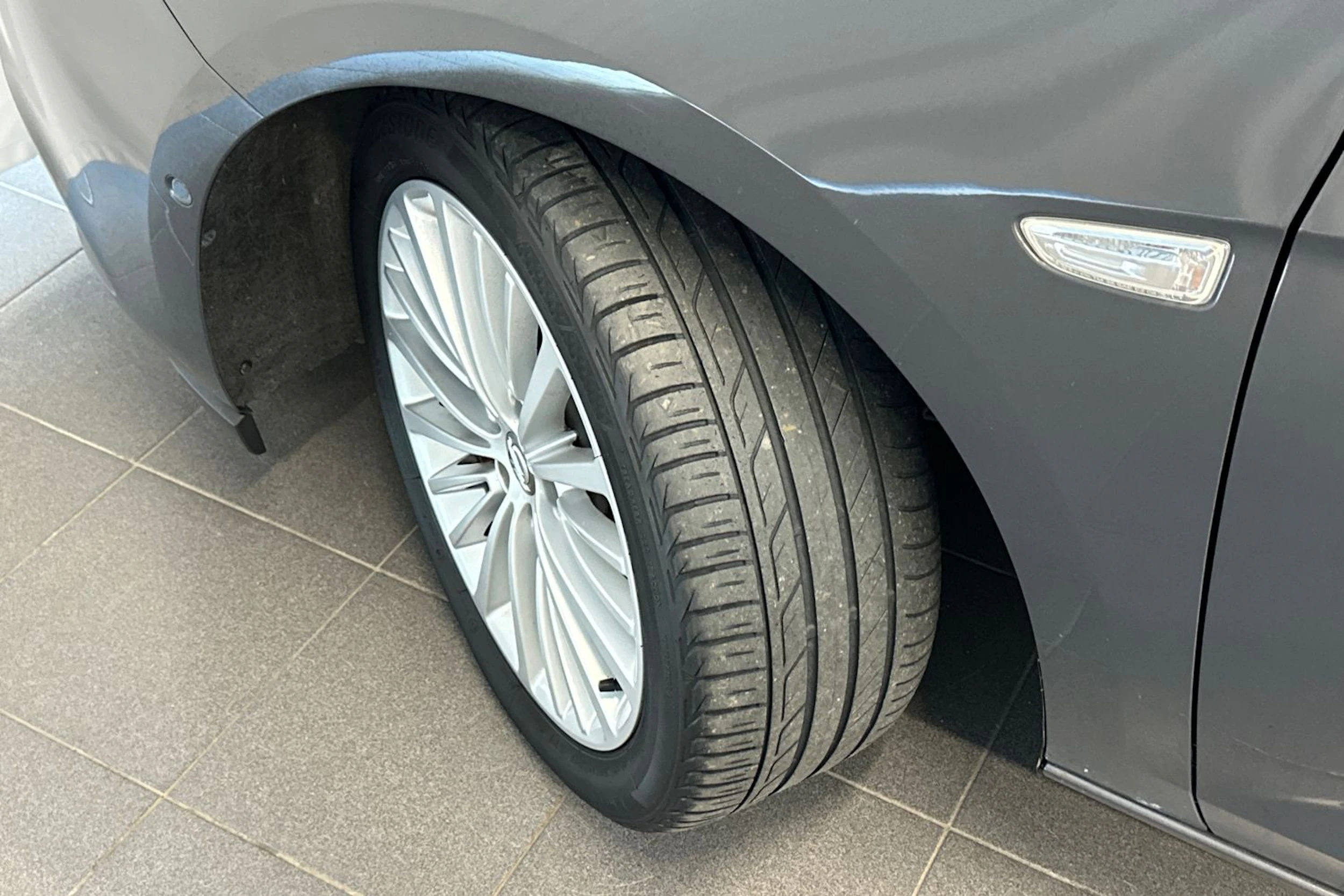 harmaa Opel Astra 2016 kuva 23.
