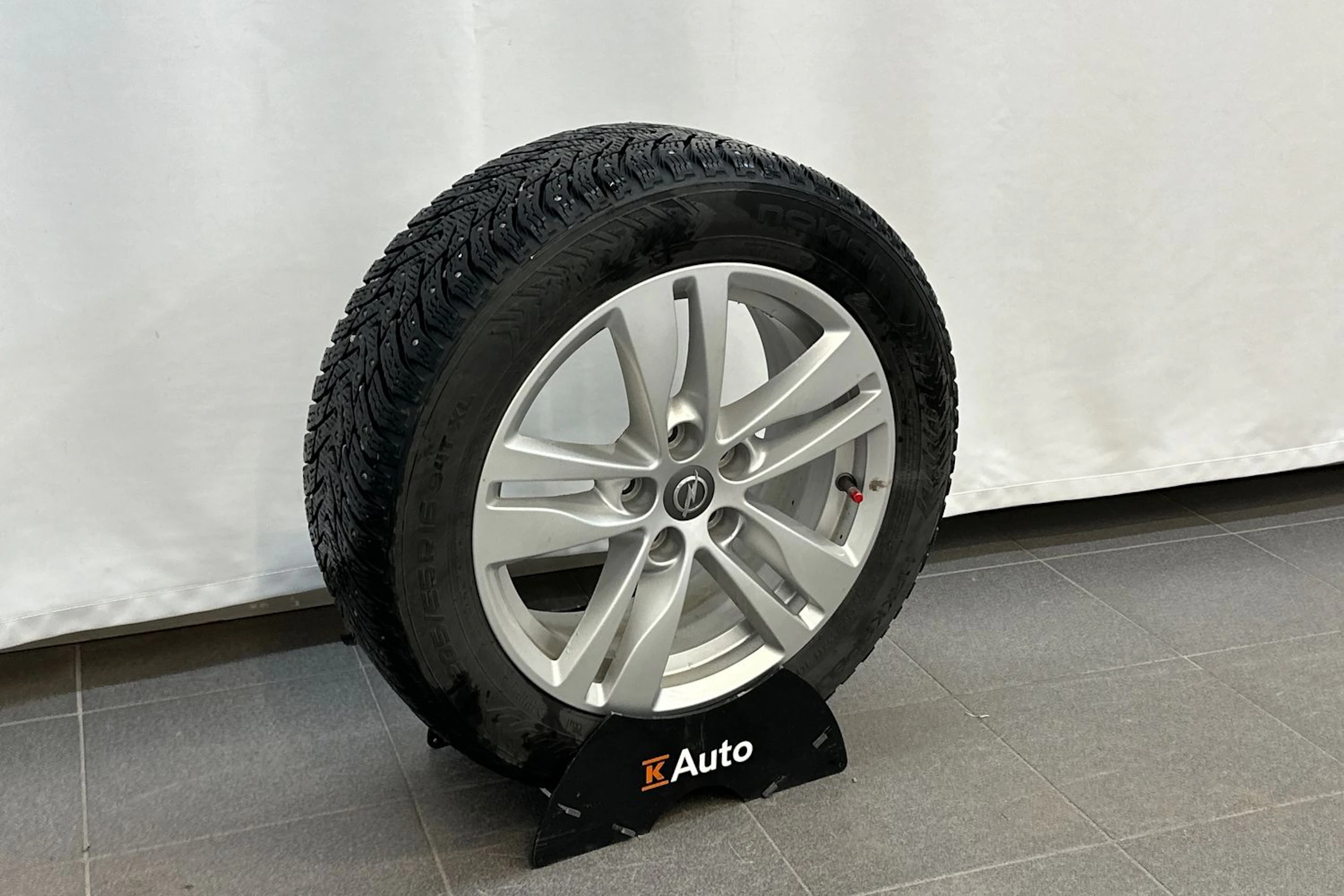 harmaa Opel Astra 2016 kuva 24.