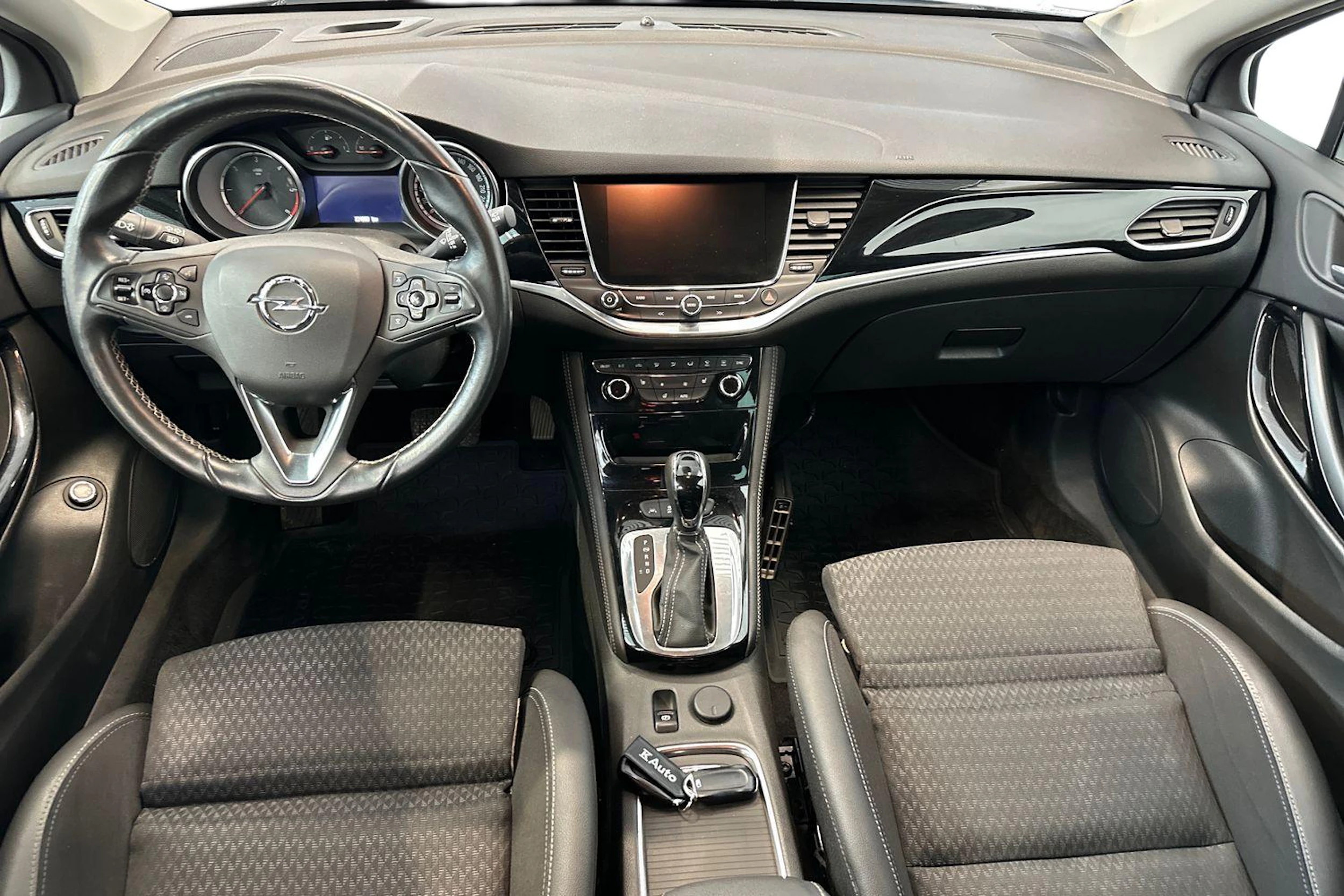 hopea Opel Astra 2016 kuva 9.