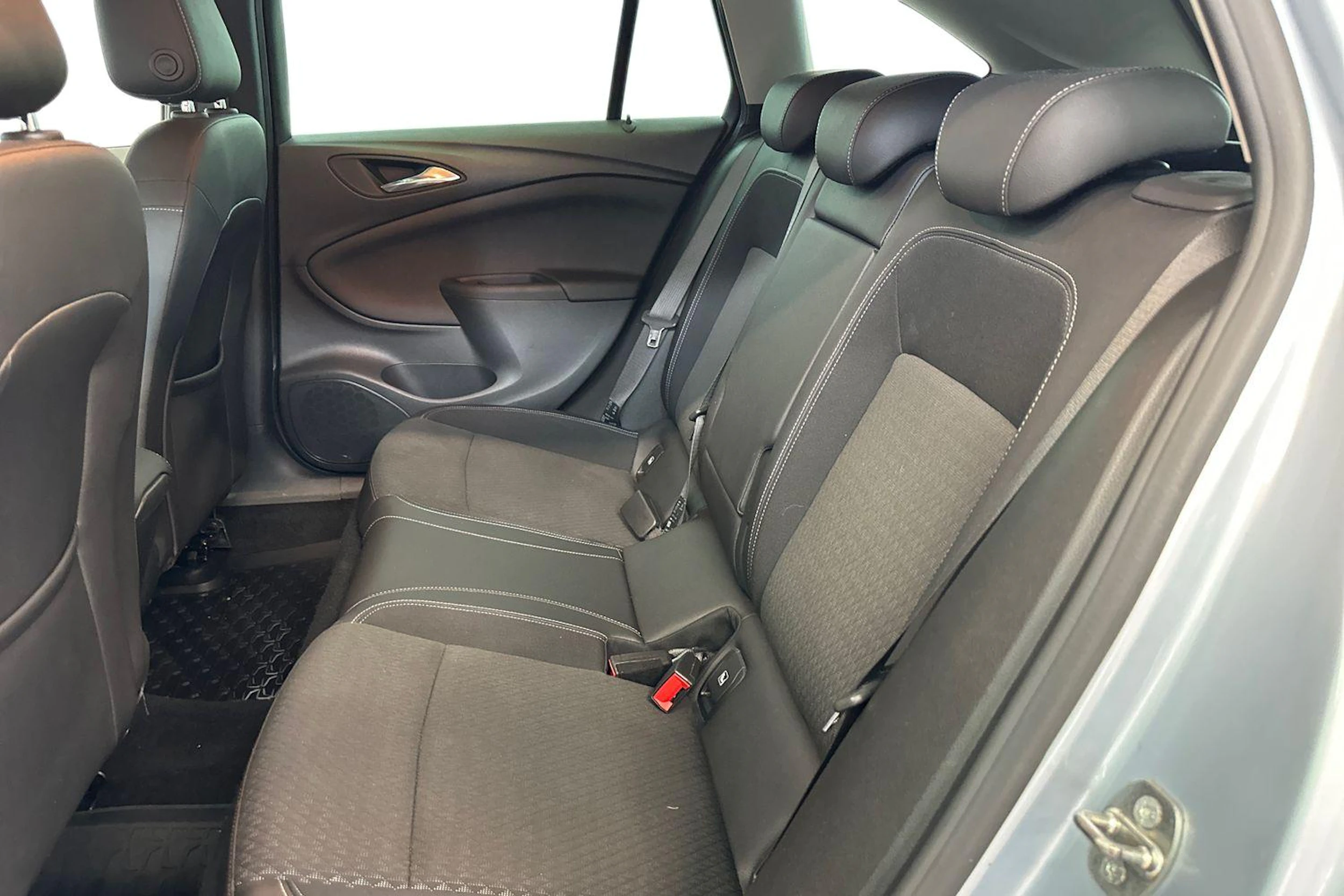 hopea Opel Astra 2016 kuva 11.