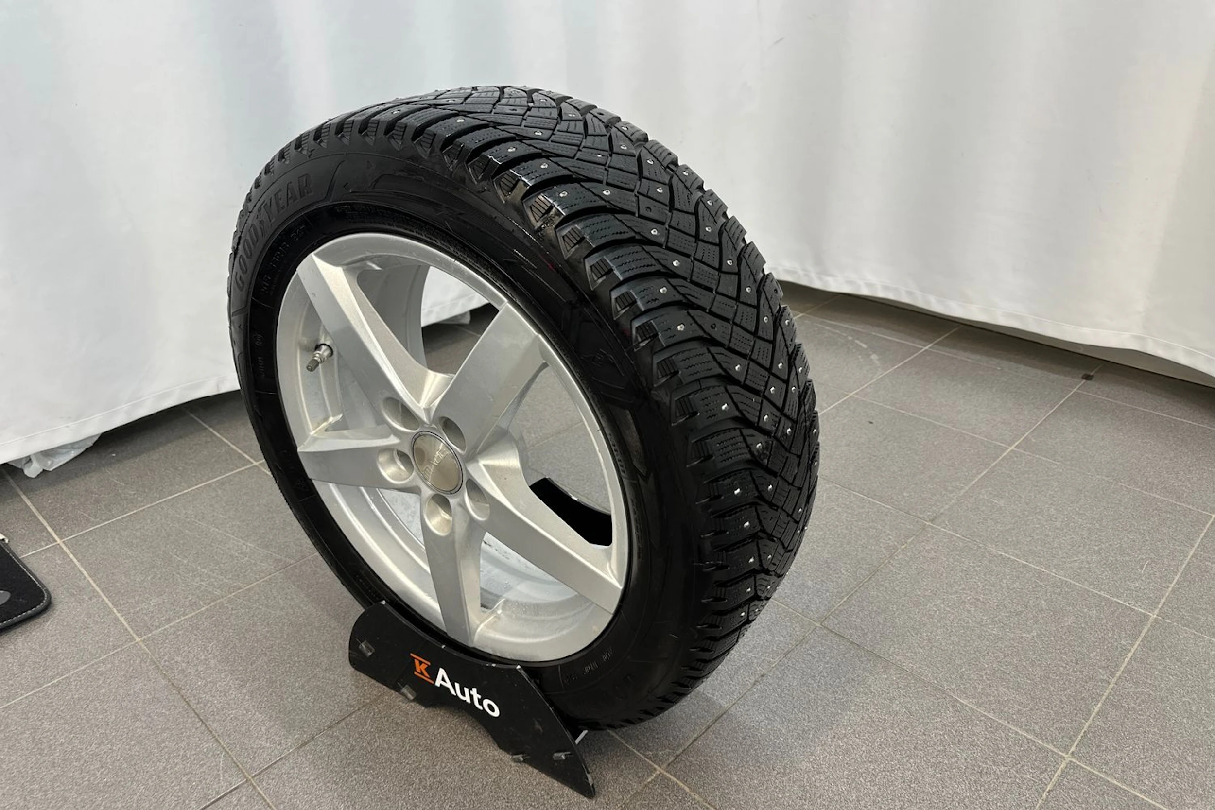 hopea Opel Astra 2016 kuva 13.