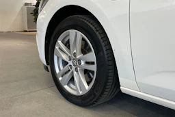 valkoinen Opel Astra 2017 kuva 10.