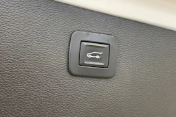 valkoinen Opel Astra 2017 kuva 12.