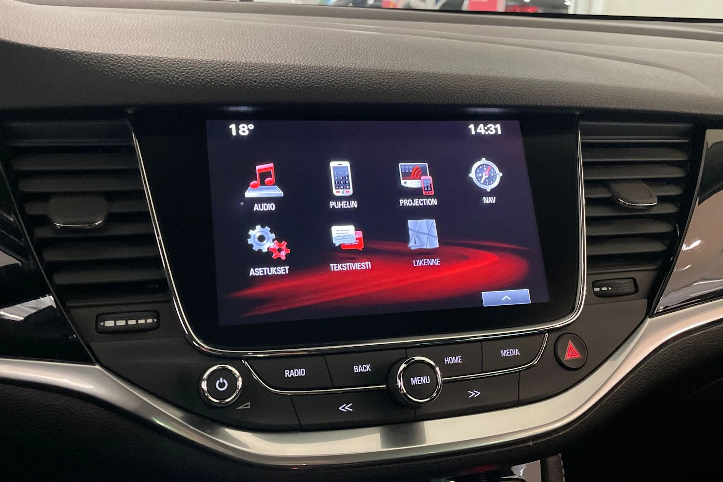 valkoinen Opel Astra 2017 kuva 17.