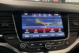 valkoinen Opel Astra 2017 kuva 18.