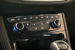 valkoinen Opel Astra 2017 kuva 19.